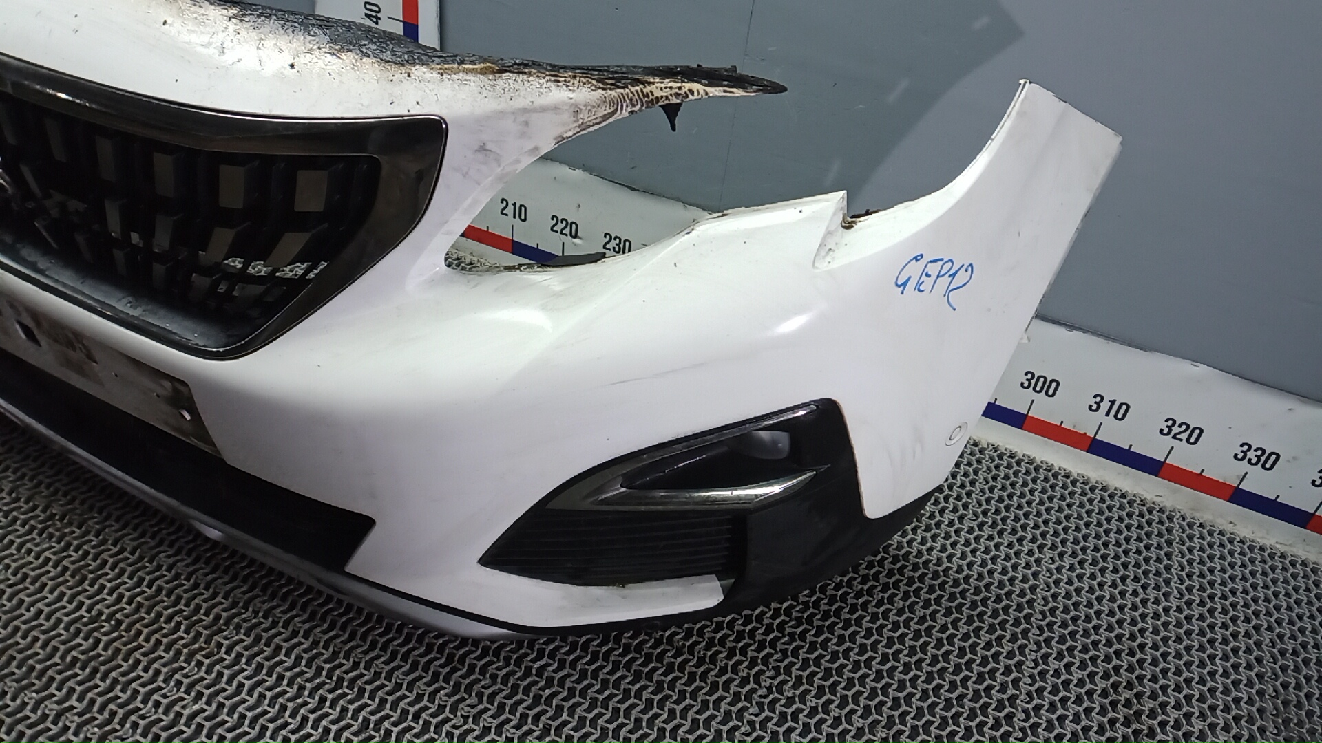 Бампер передний