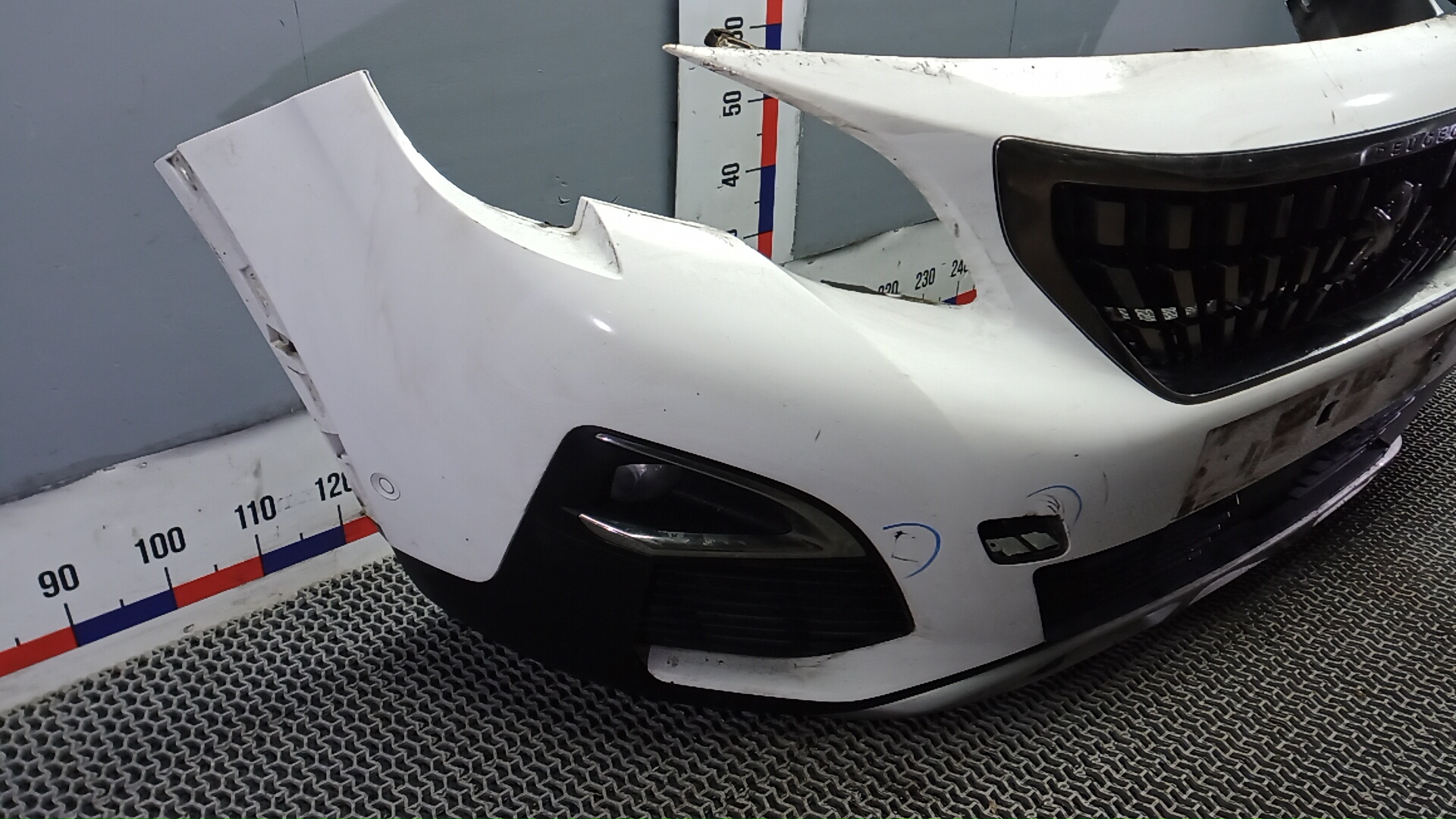 Бампер передний