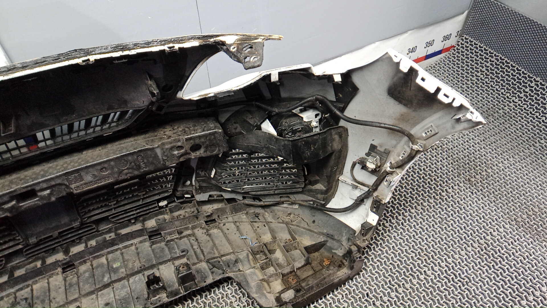 Бампер передний