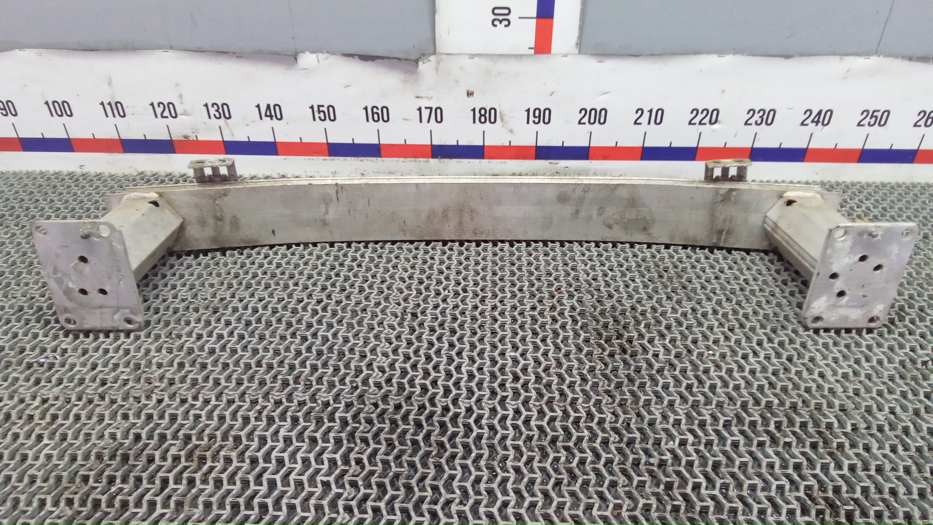 Кронштейн усилителя переднего бампера