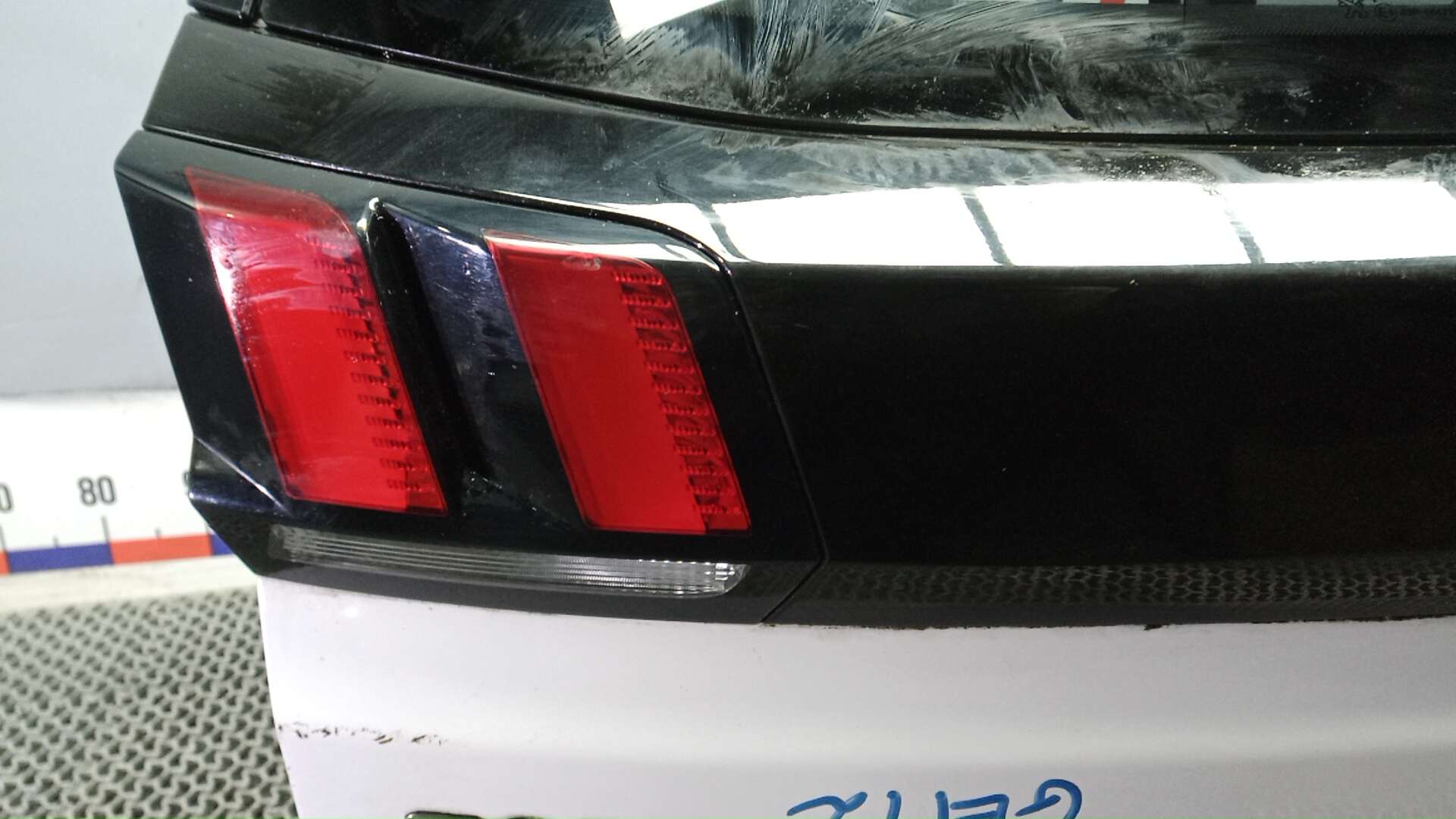 Дверь багажника