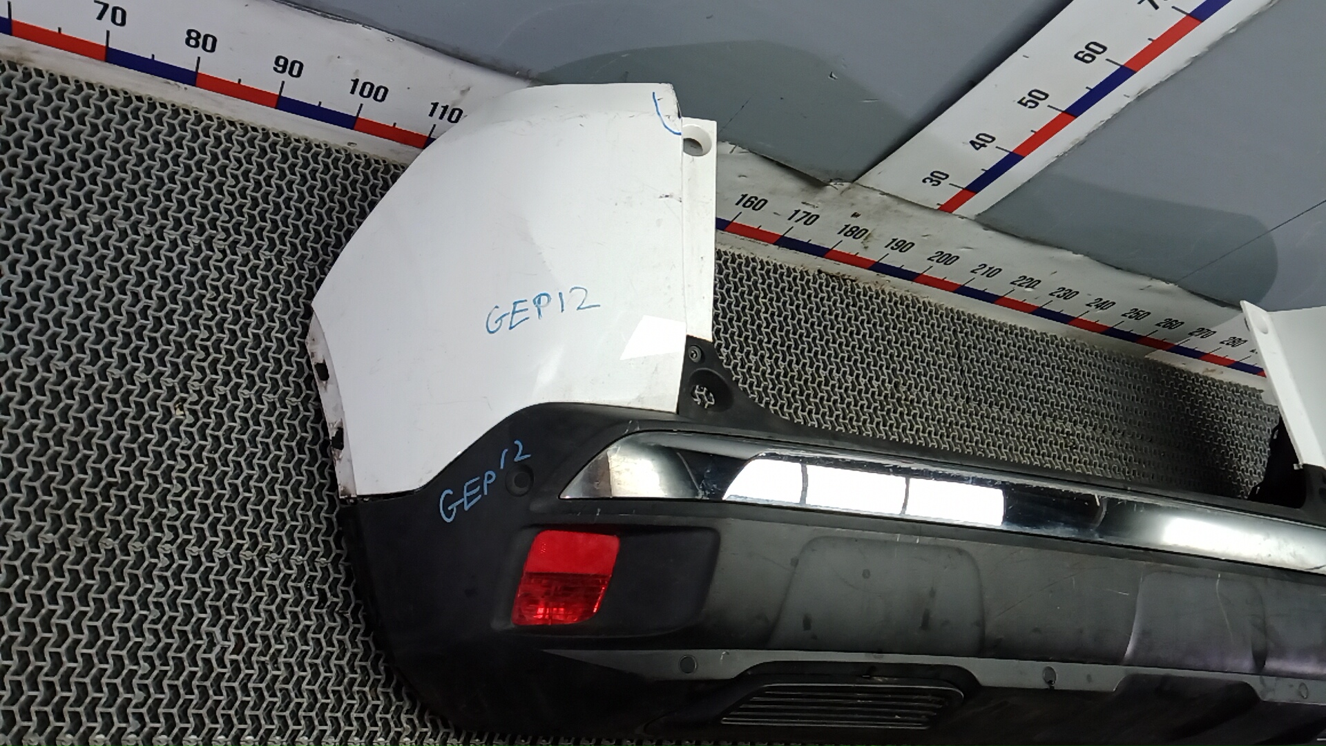 Бампер задний