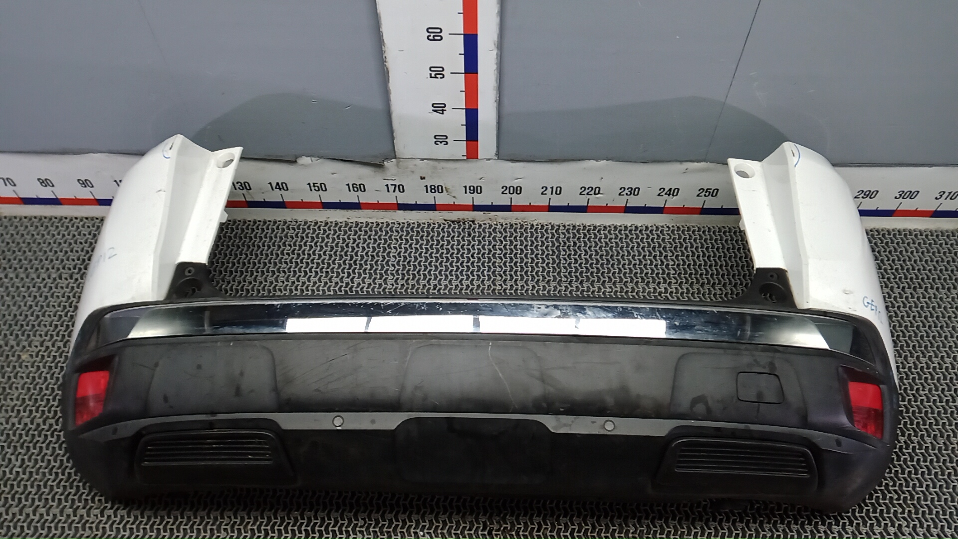 Бампер задний