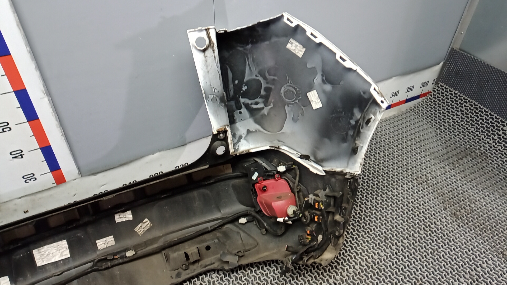 Бампер задний