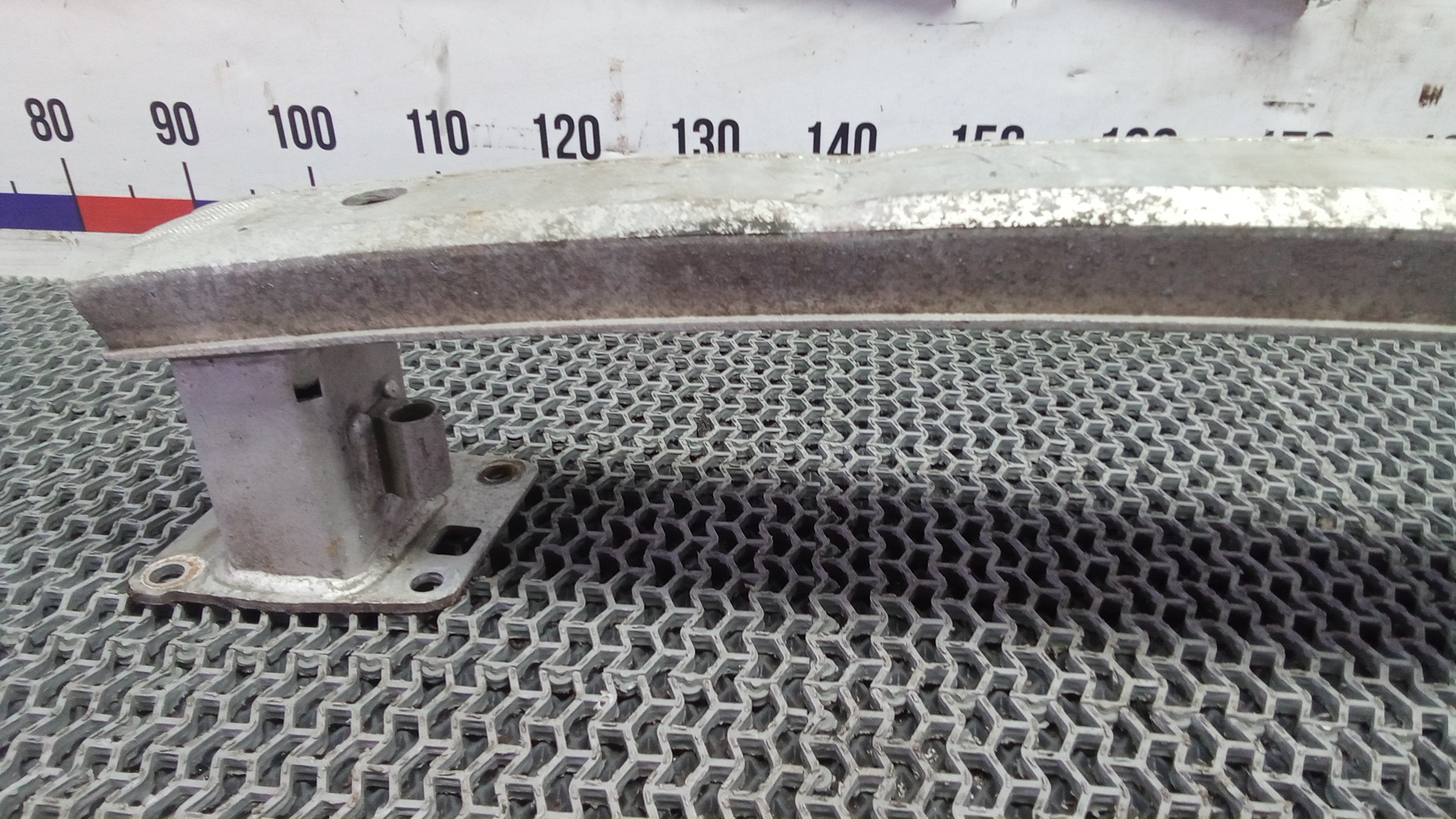 Усилитель заднего бампера