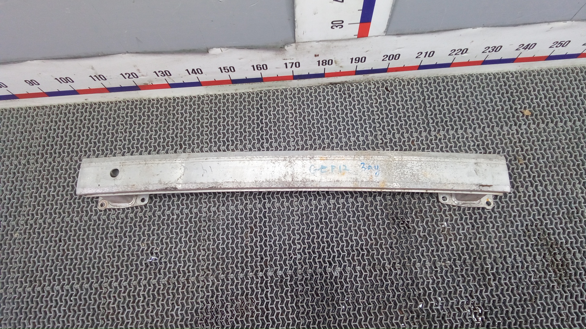 Усилитель заднего бампера