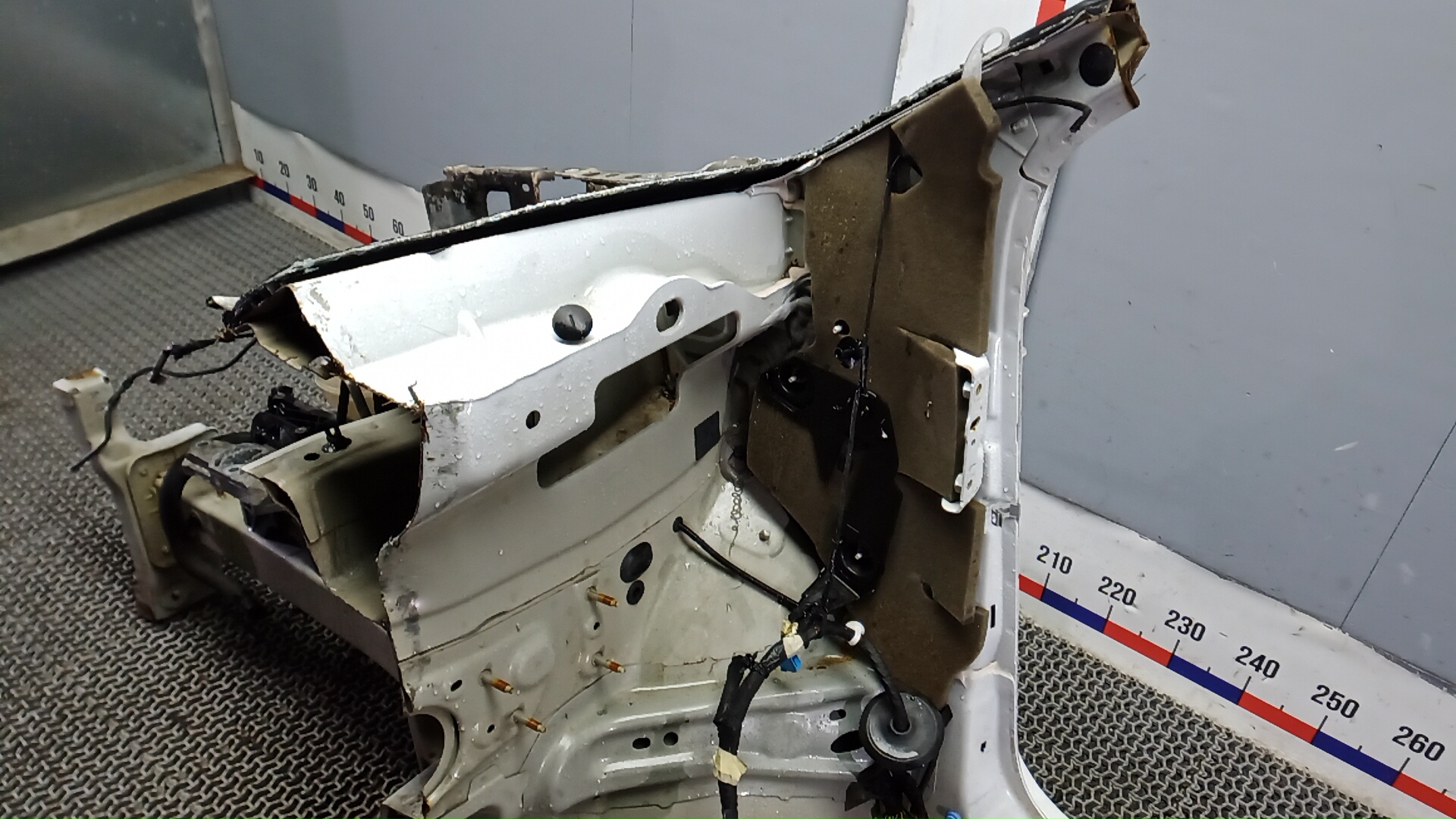 Лонжерон передний правый