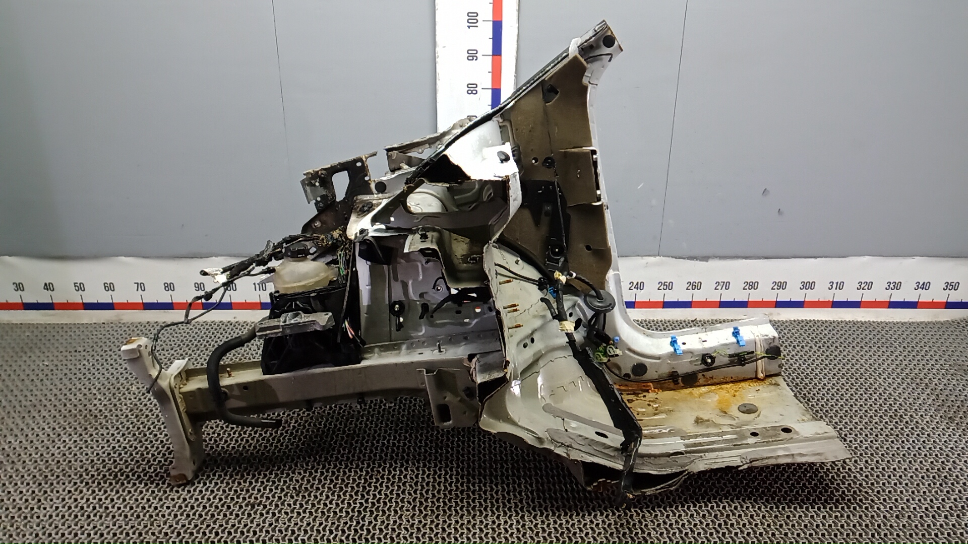 Лонжерон передний правый