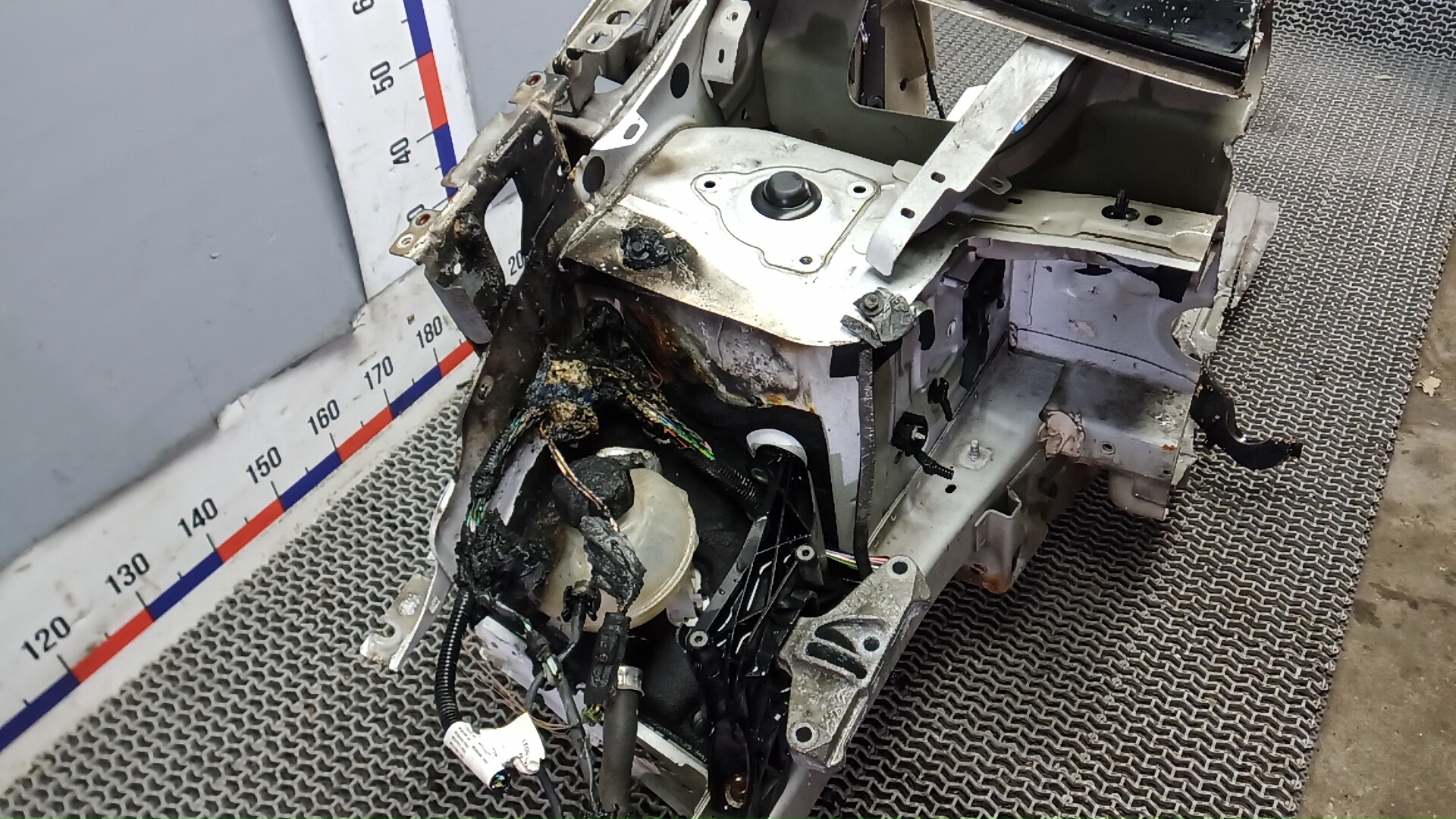 Лонжерон передний правый