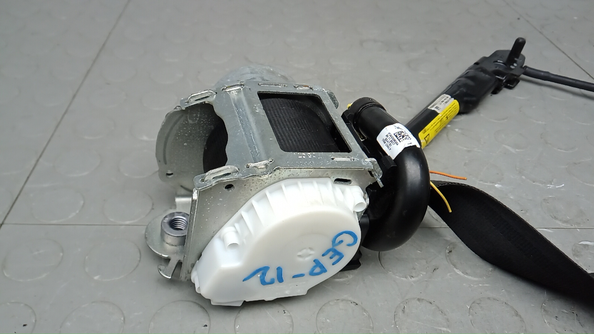 Ремень безопасности с пиропатроном