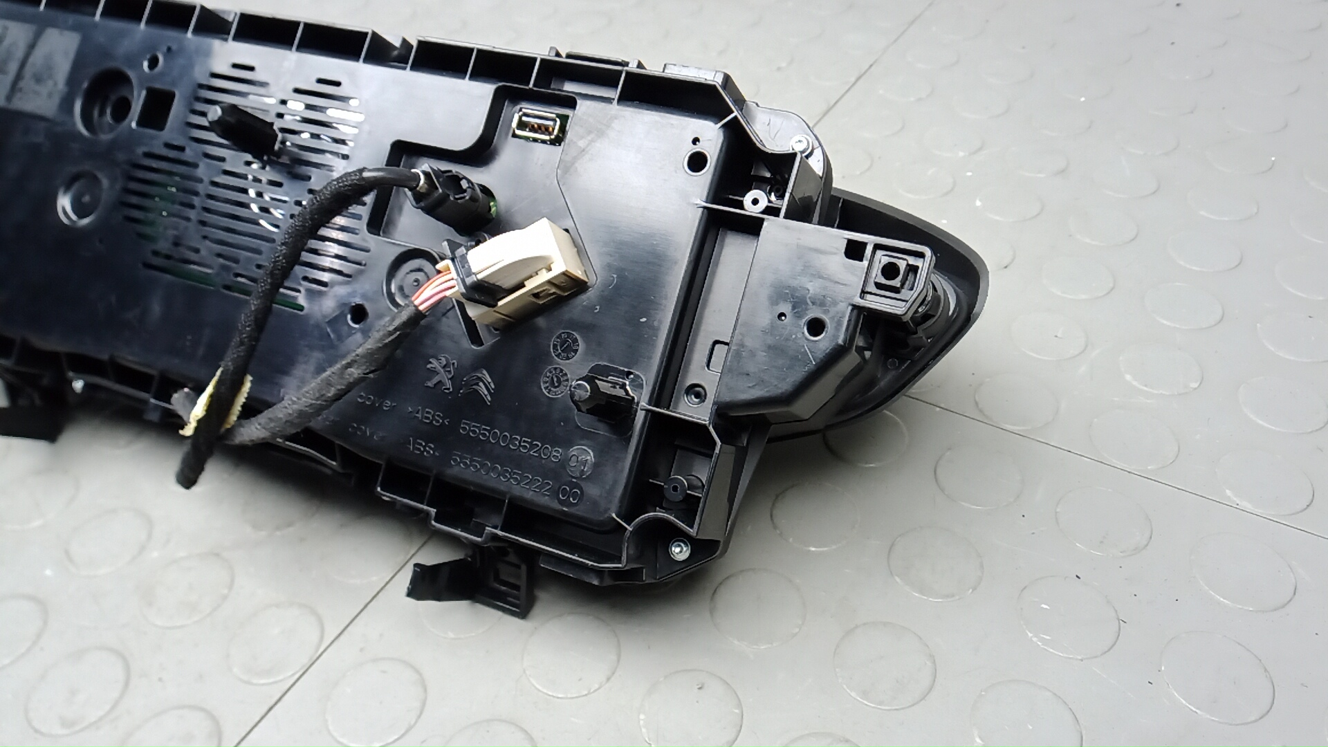 Панель приборов