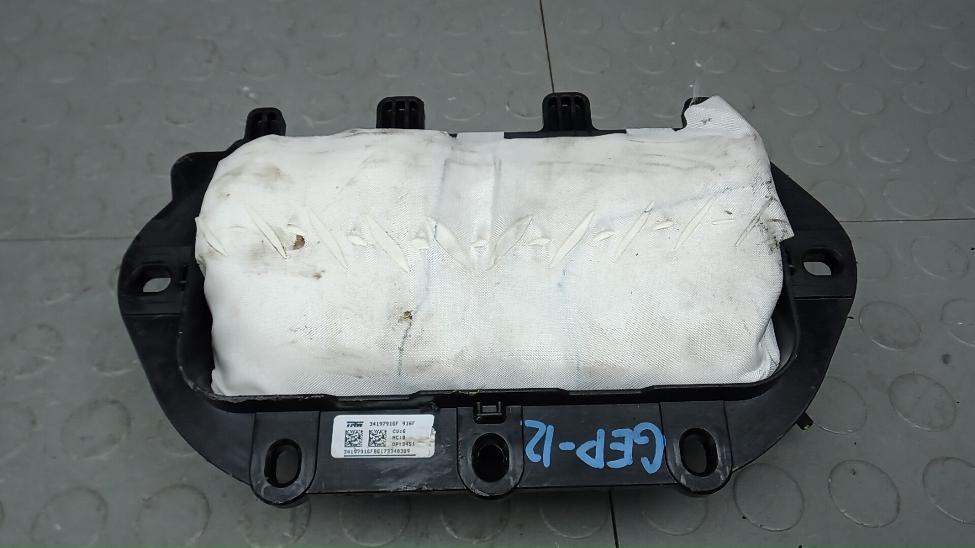 Подушка безопасности пассажирская (в торпедо)