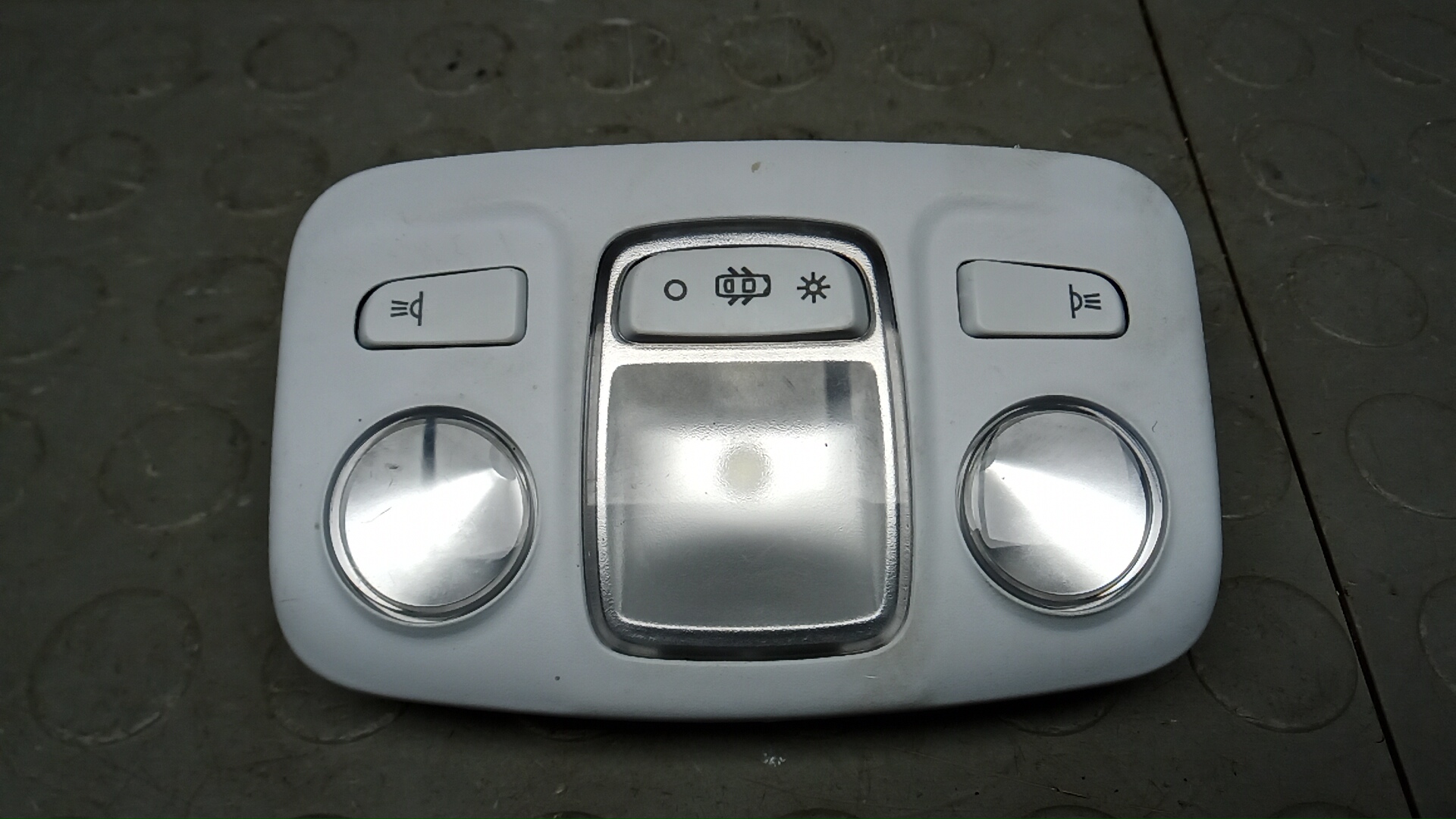 Плафон салонный