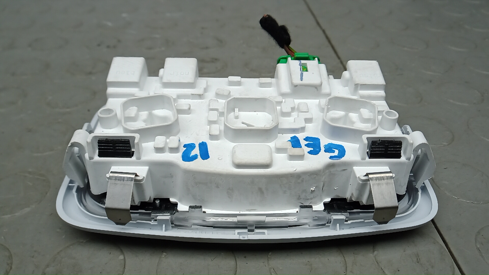 Плафон салонный