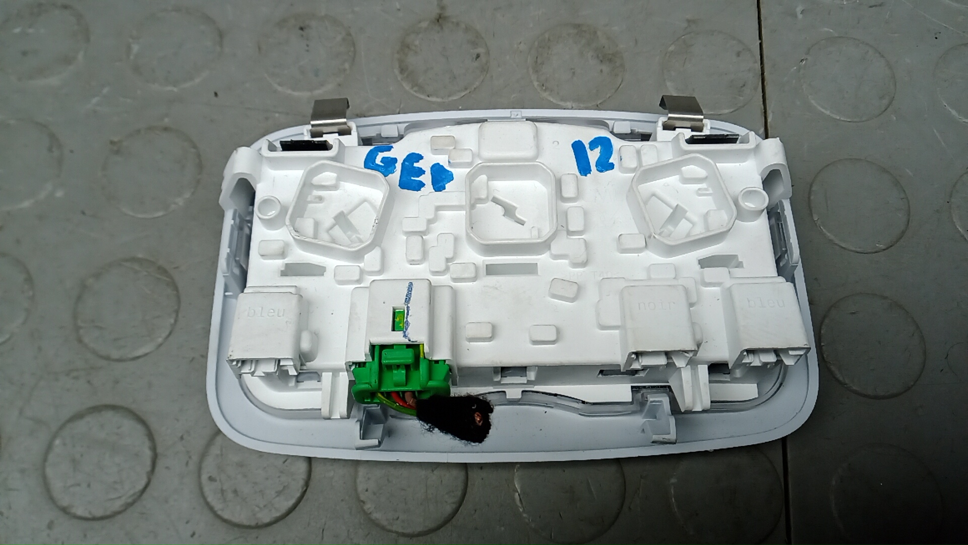 Плафон салонный