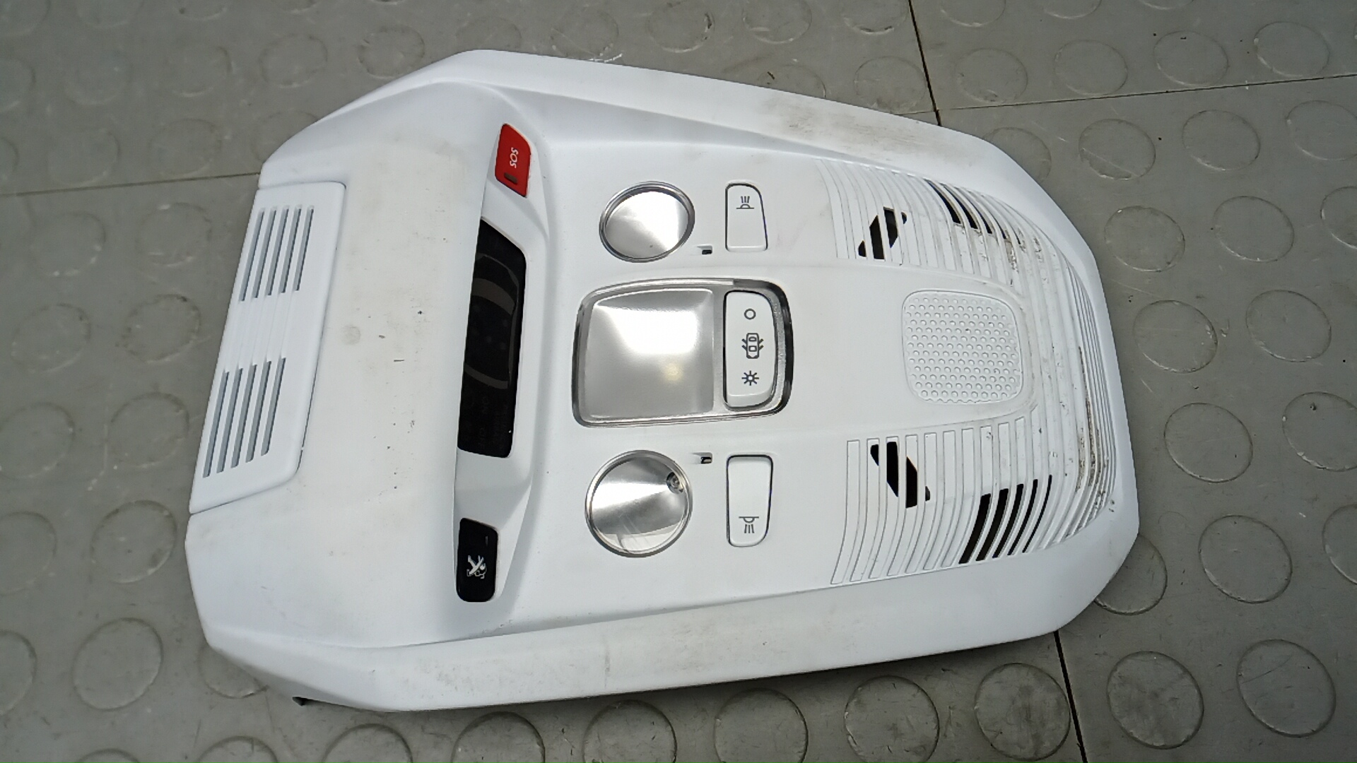 Плафон салонный