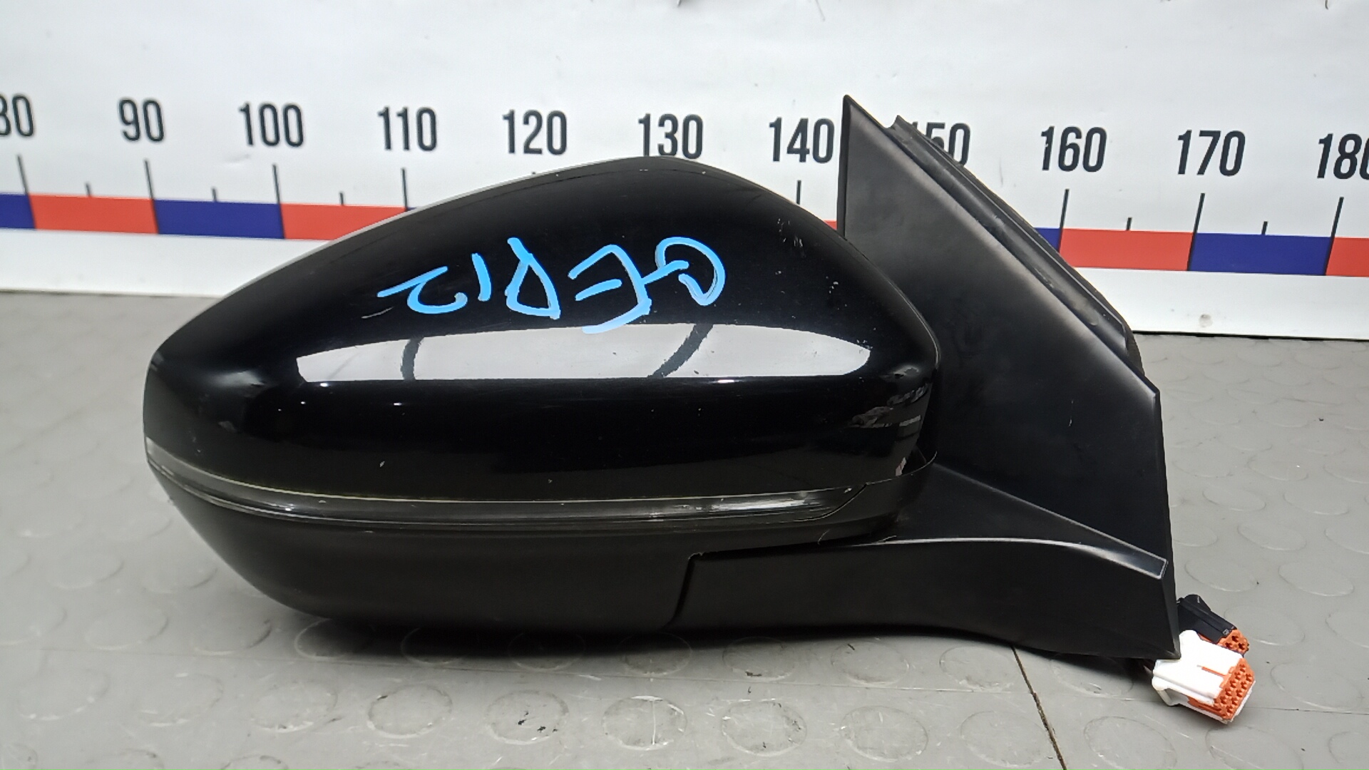 Зеркало правое электрическое