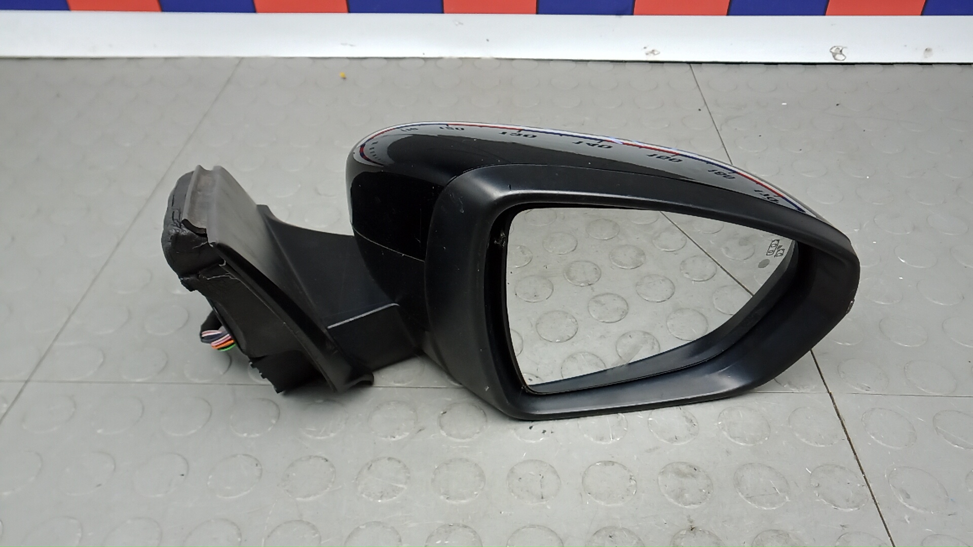 Зеркало правое электрическое