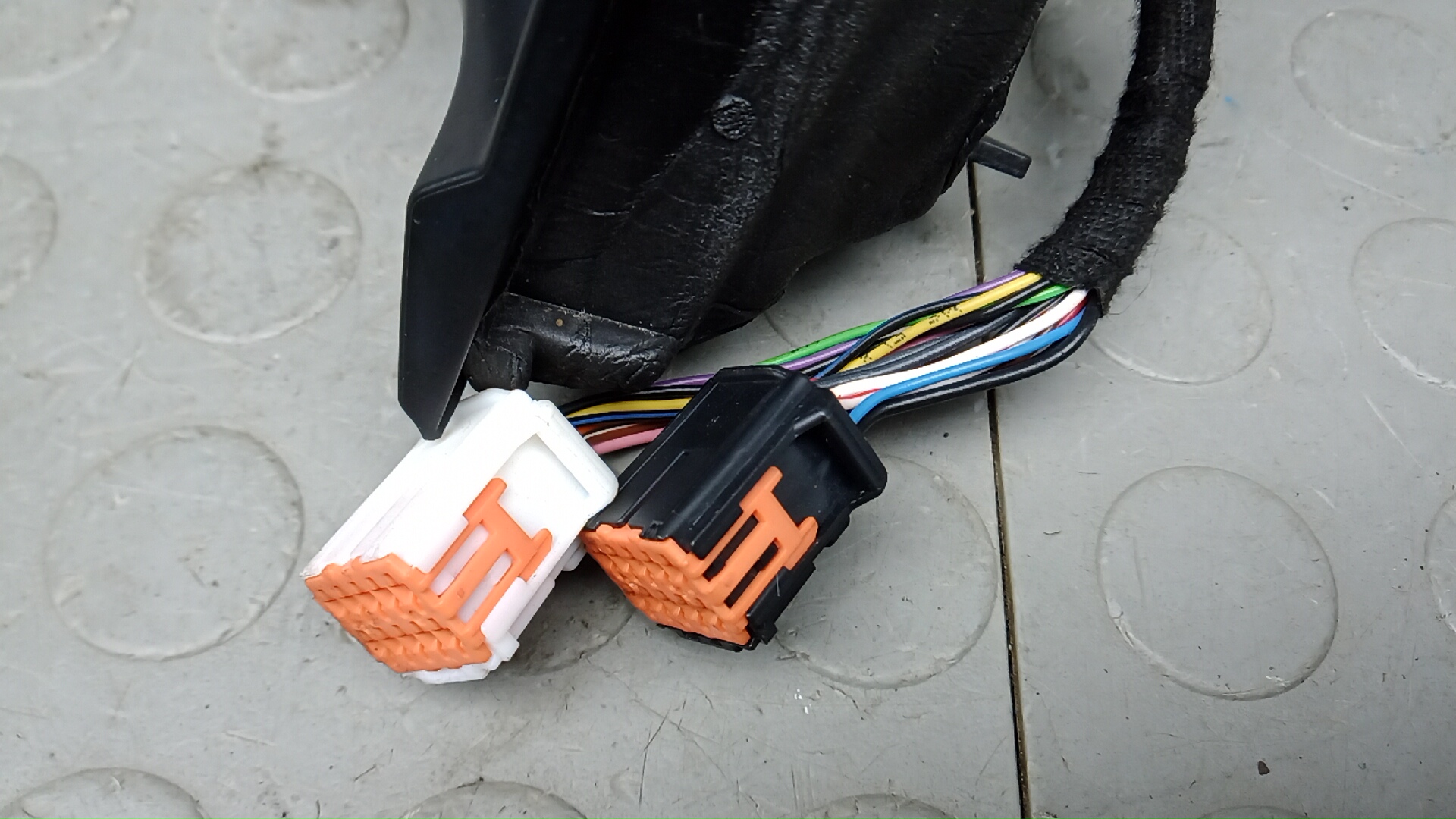 Зеркало правое электрическое