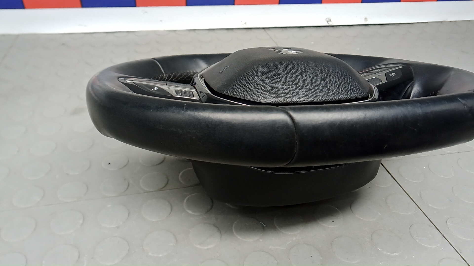 Рулевое колесо (руль)