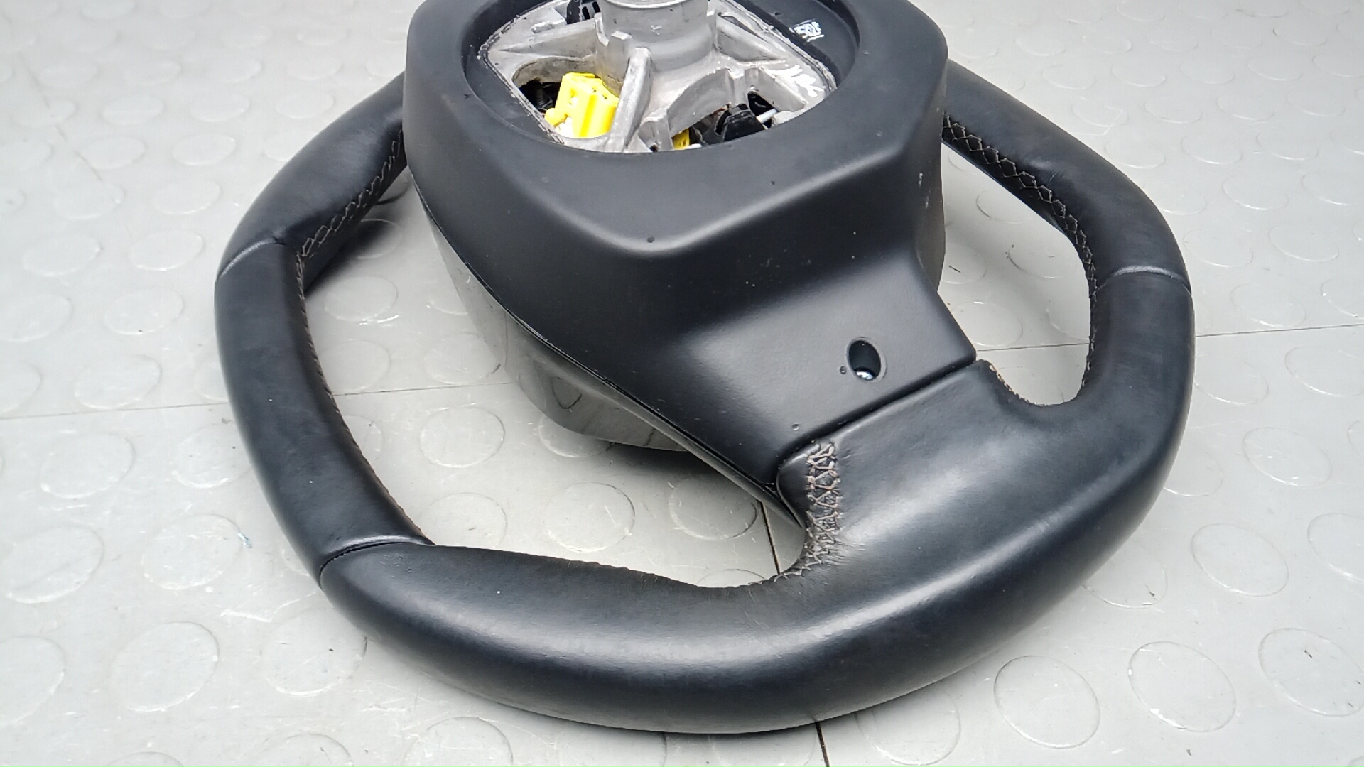 Рулевое колесо (руль)