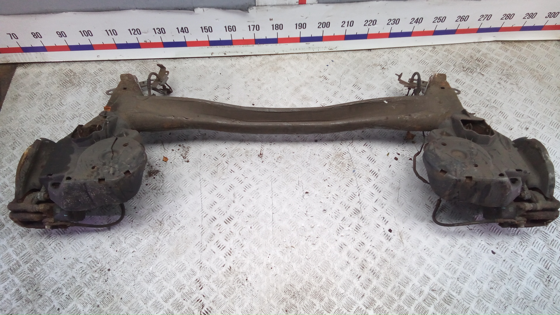 Балка задняя