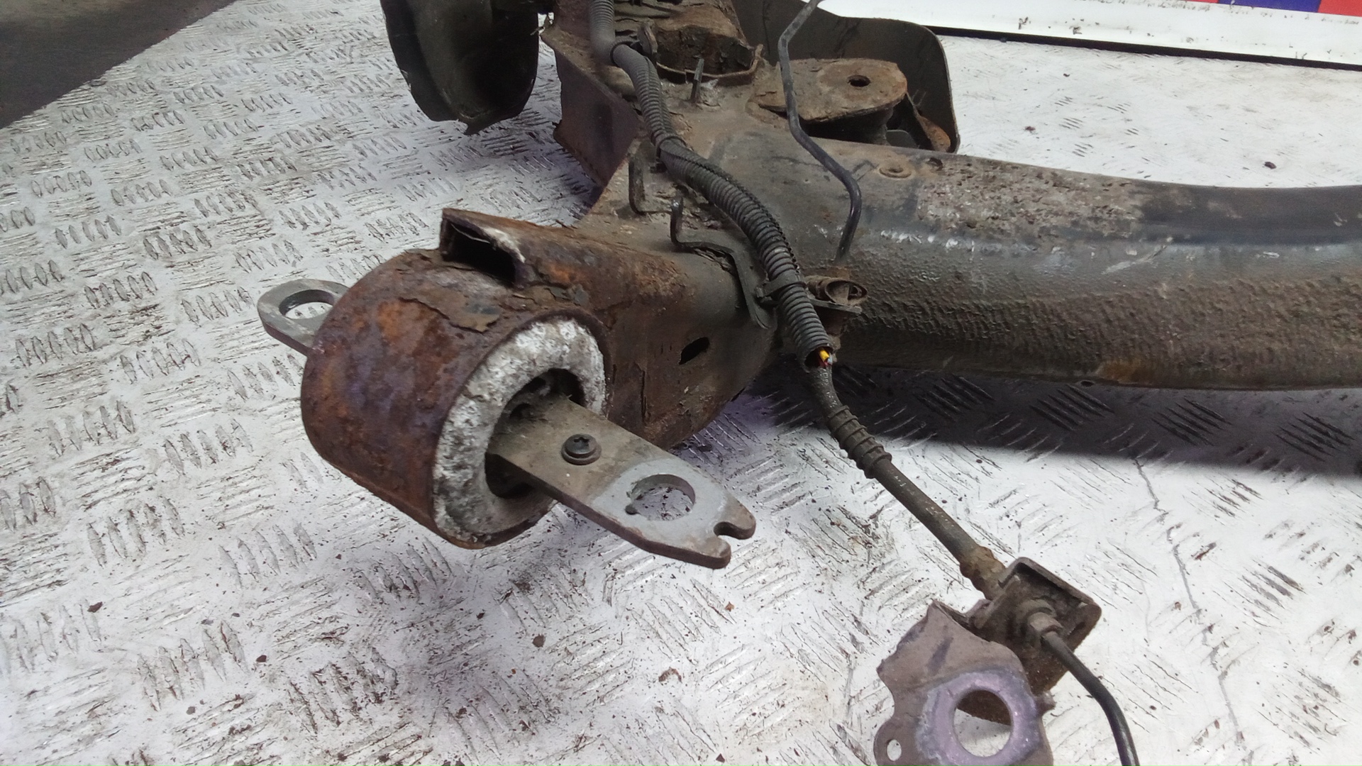 Балка задняя