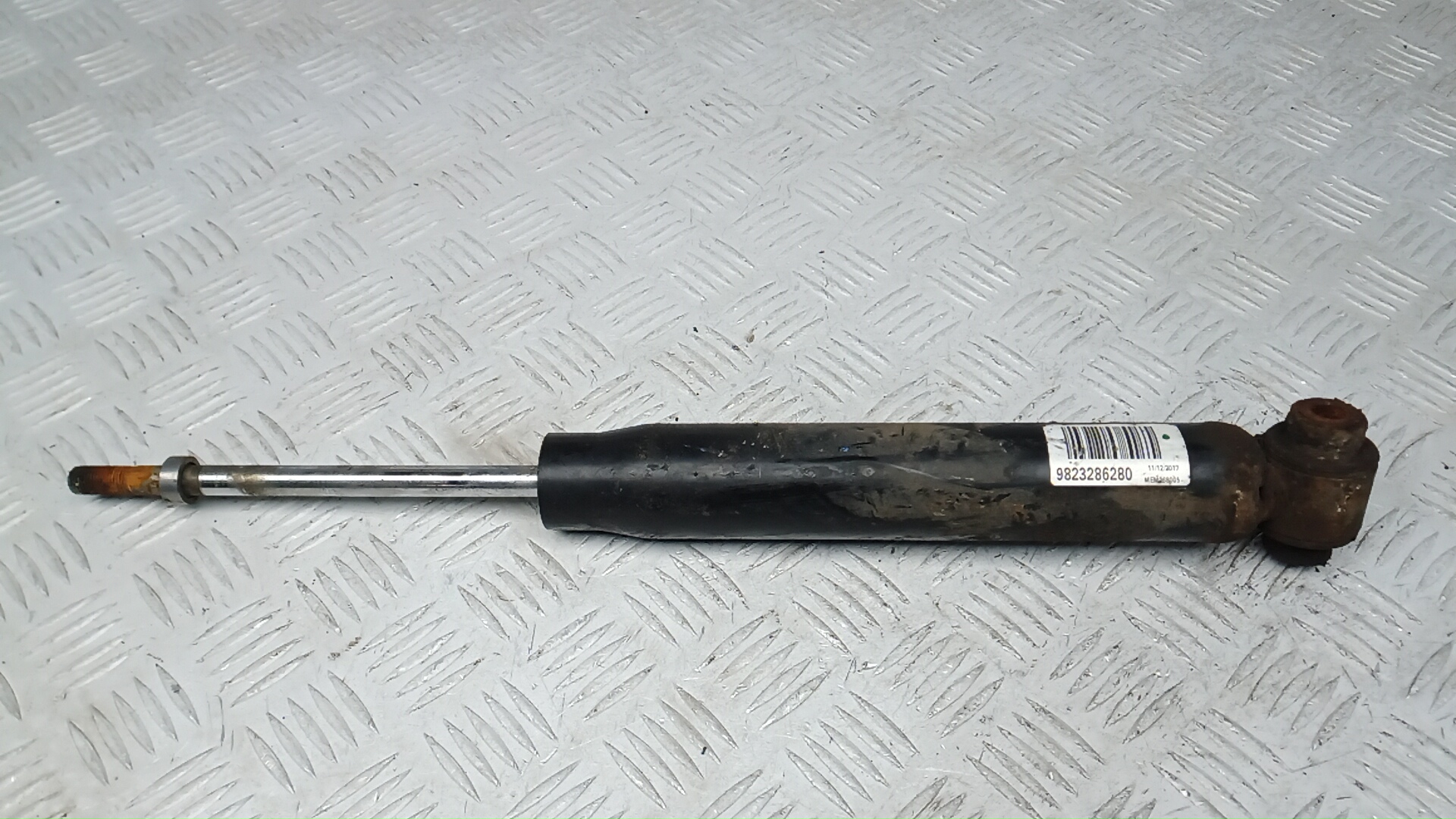 Амортизатор задний (стойка)