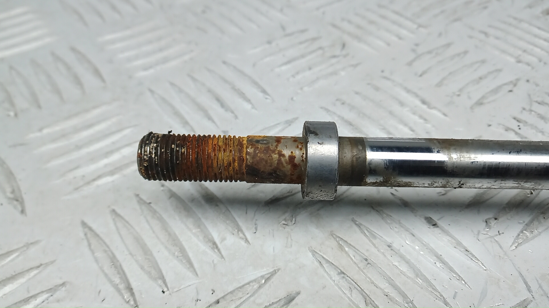 Амортизатор задний (стойка)