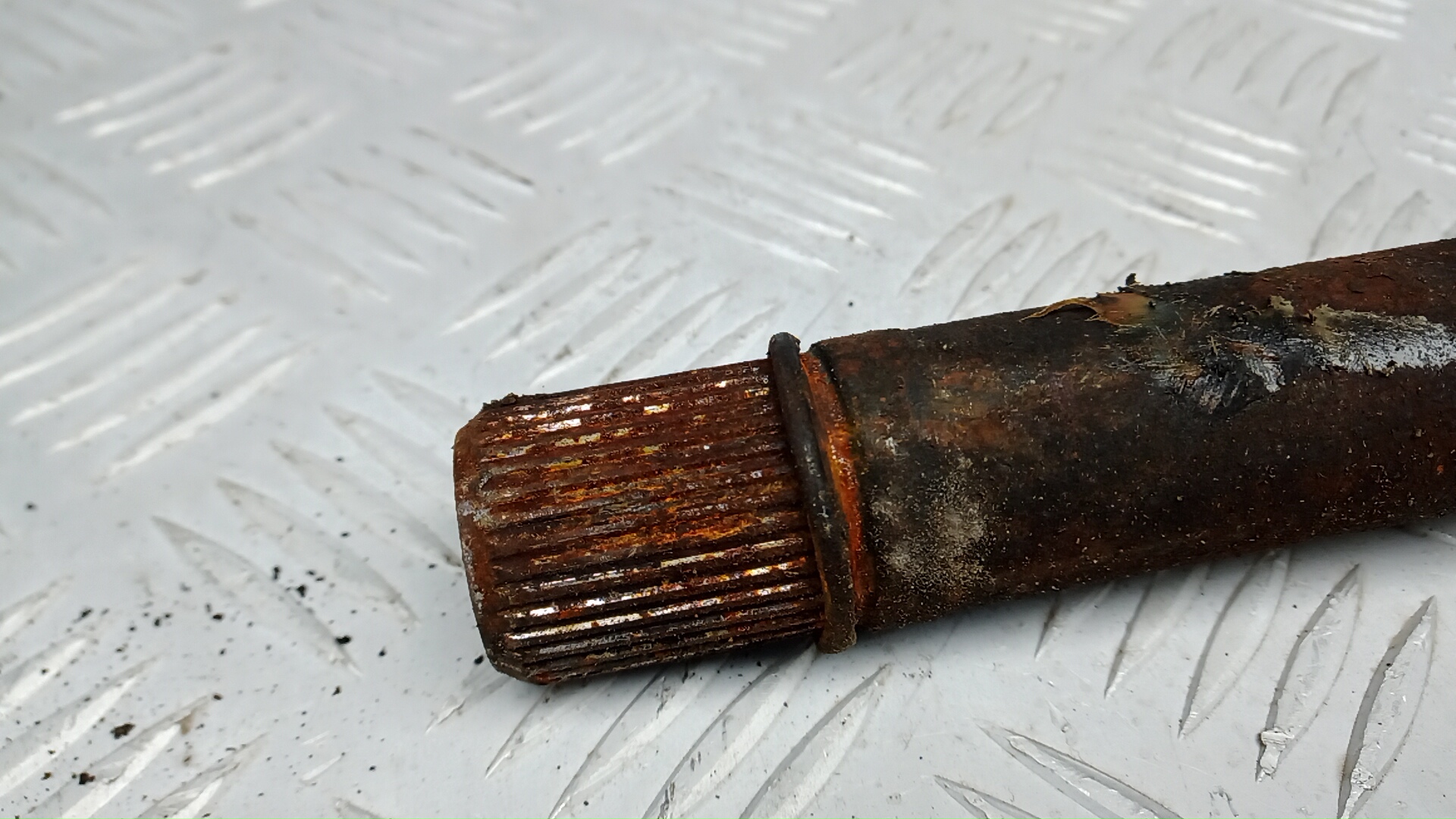 Полуось передняя правая