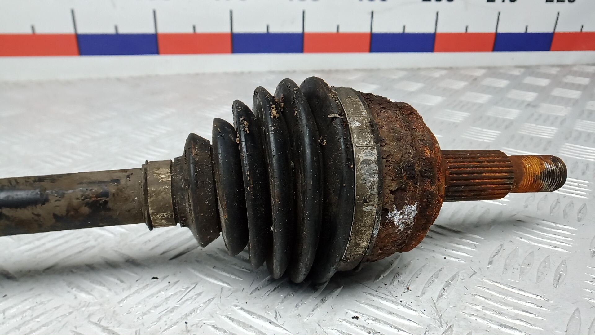 Полуось передняя правая