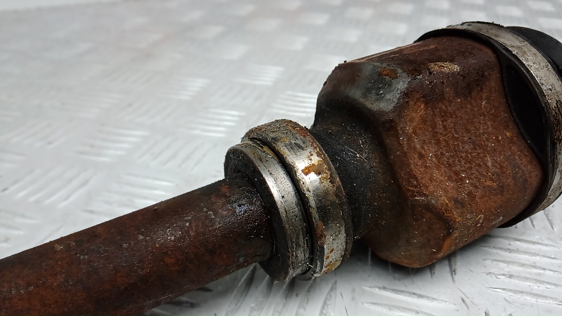 Полуось передняя правая