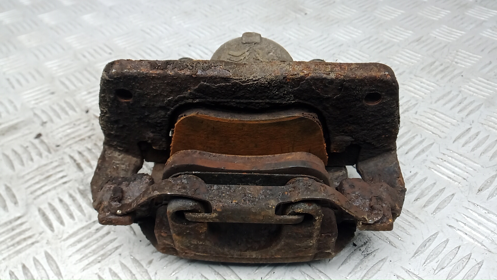 Суппорт передний правый