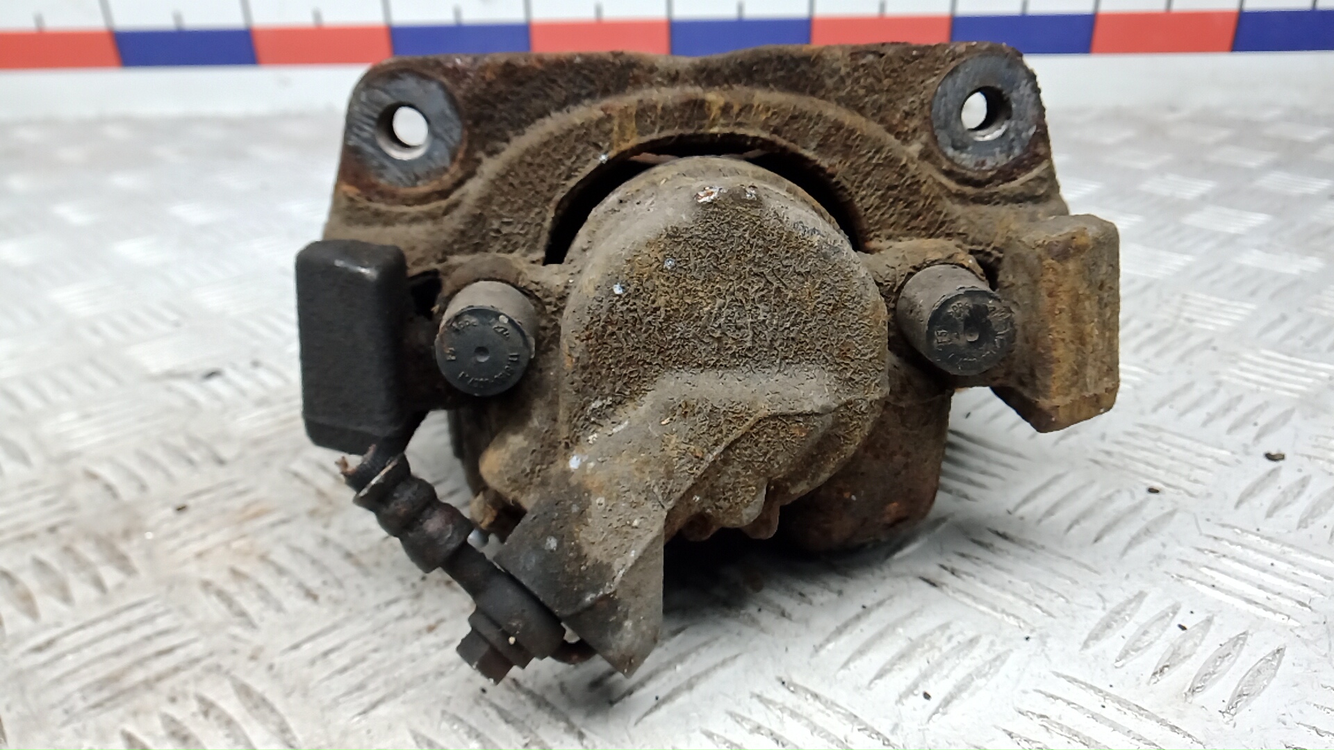 Суппорт передний правый