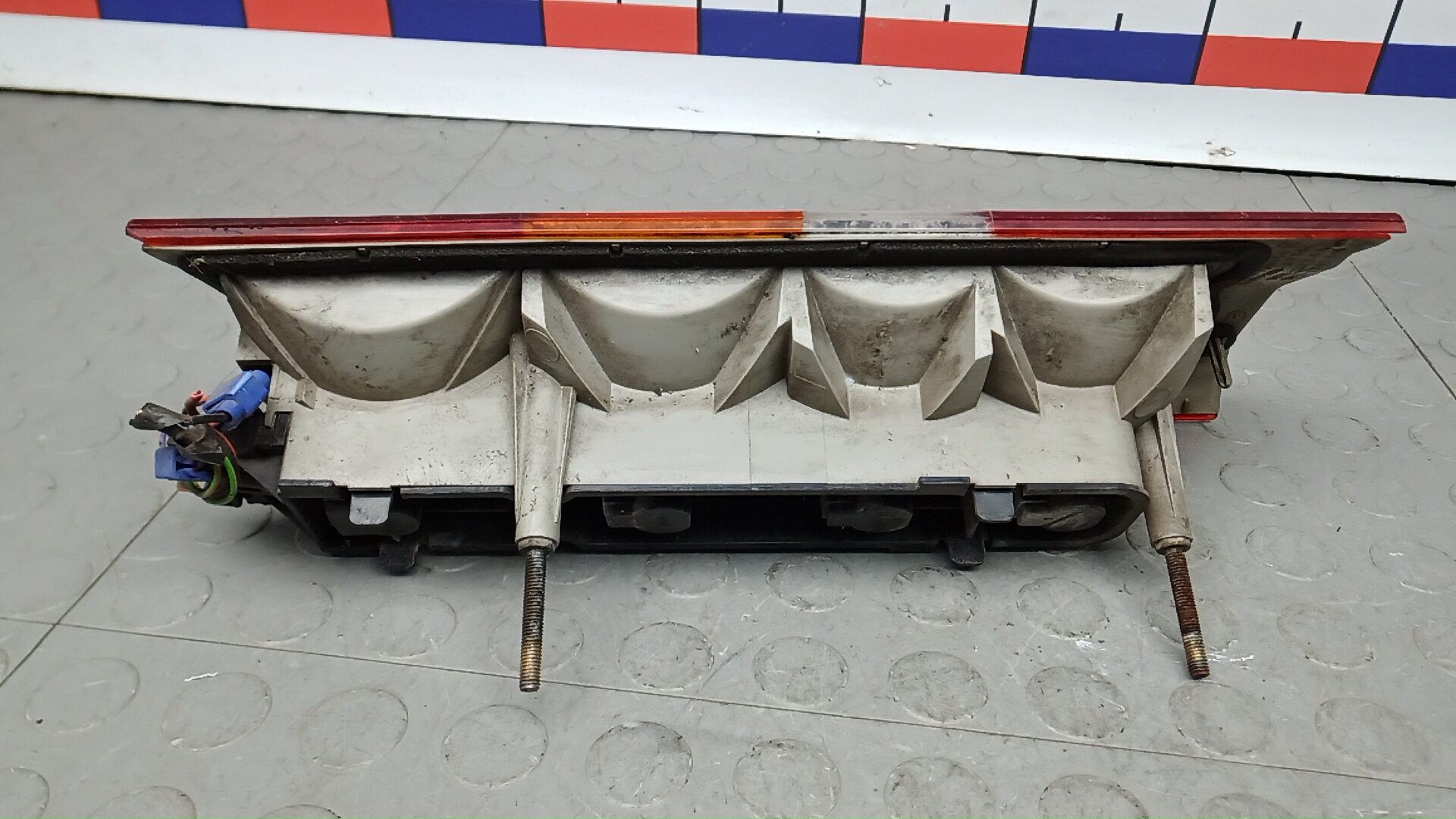 Фонарь задний правый