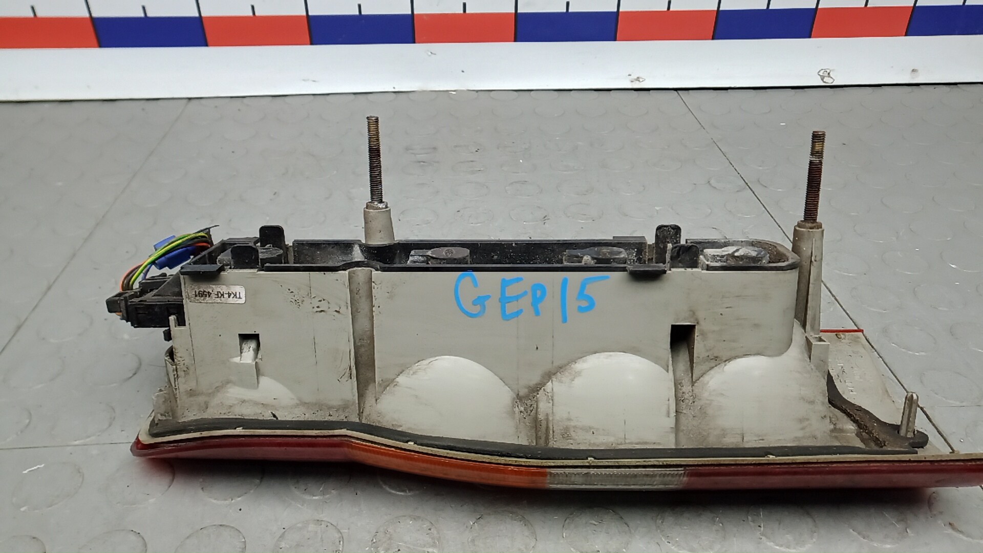 Фонарь задний правый