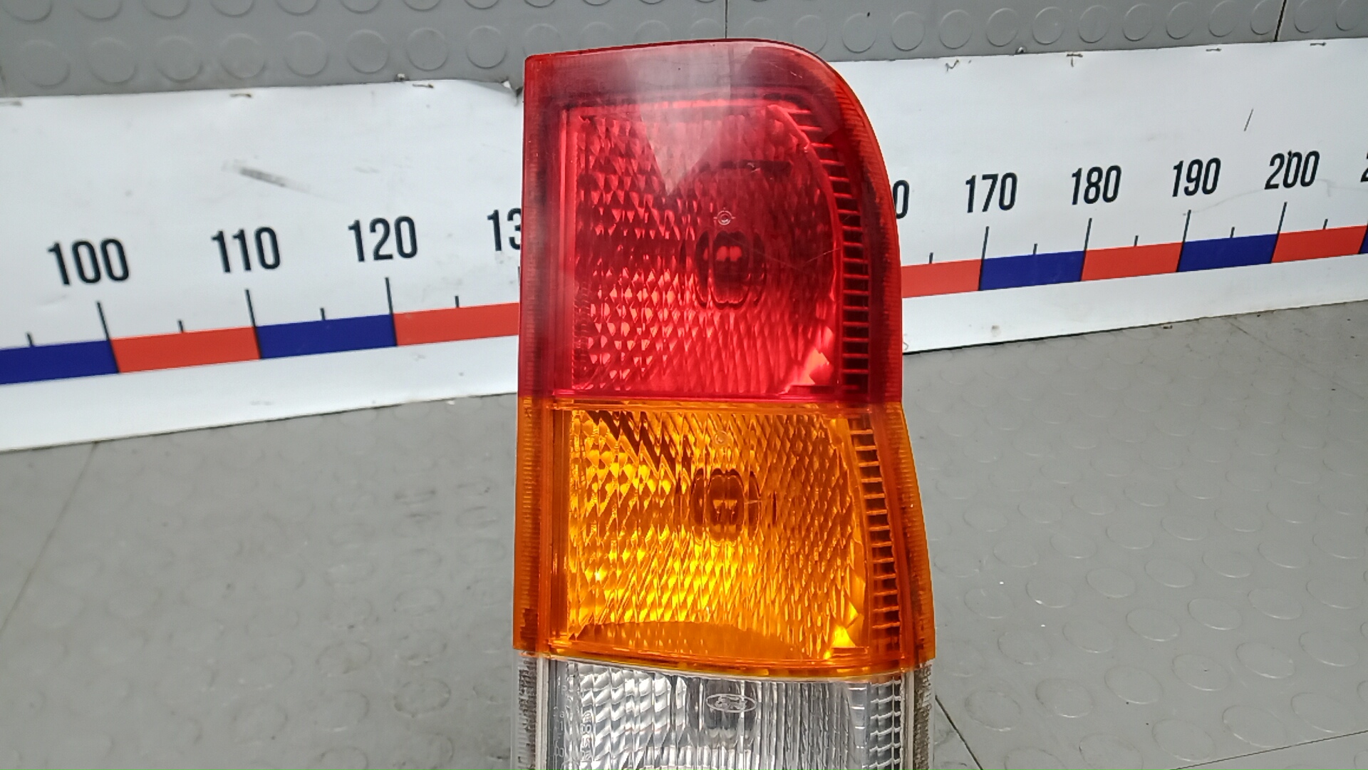 Фонарь задний правый