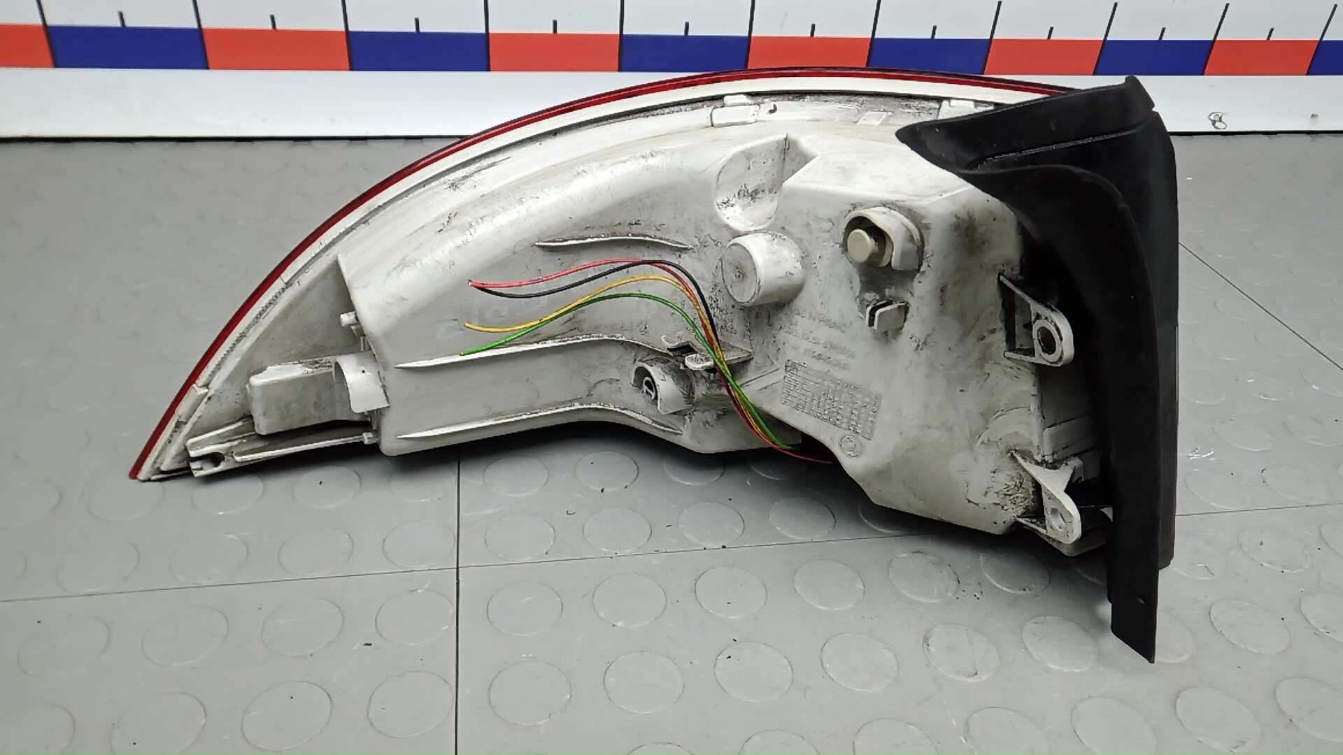 Фонарь задний правый