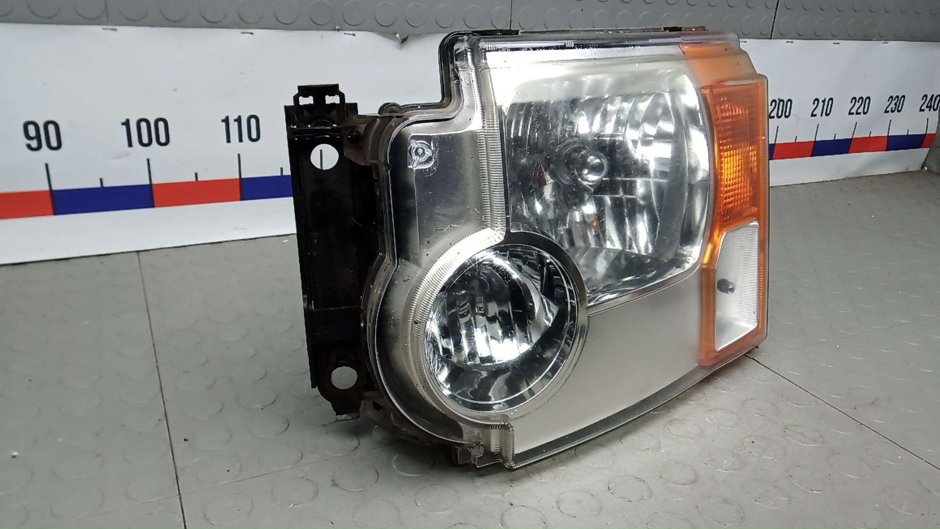Фара левая