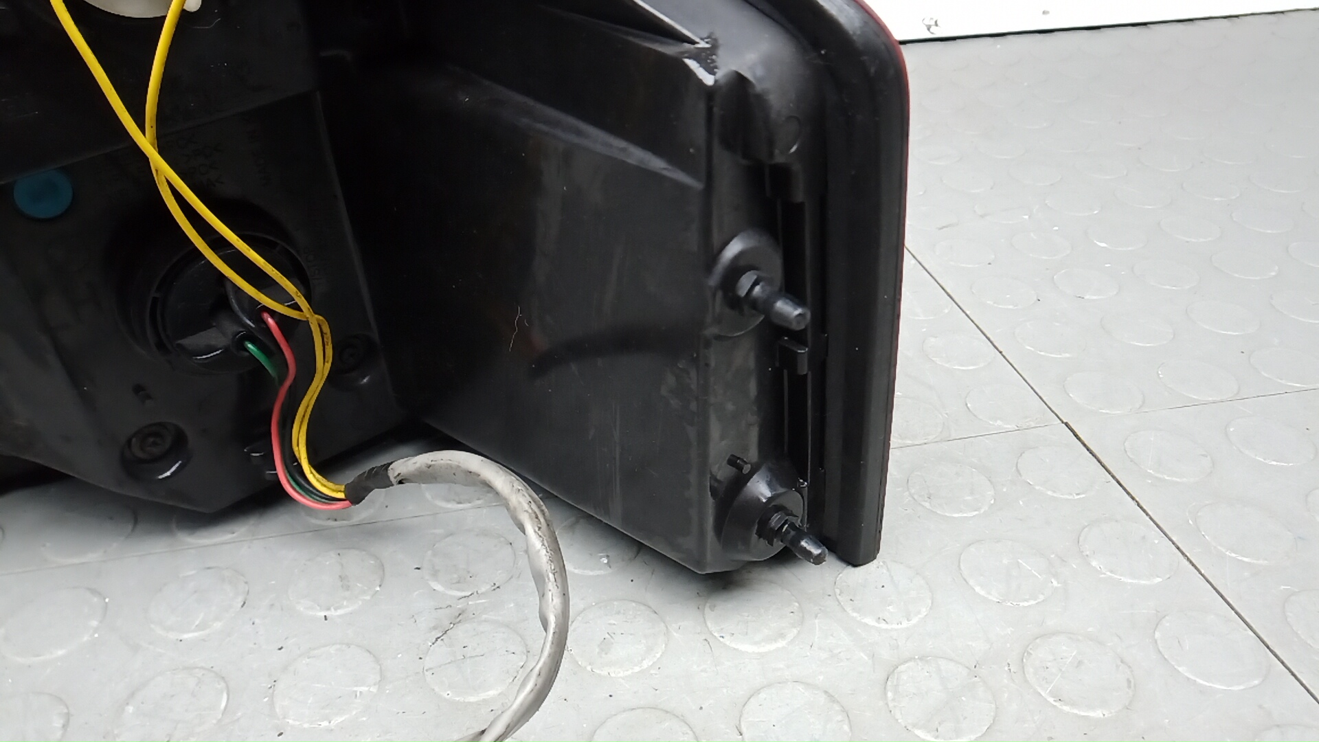 Фонарь задний левый