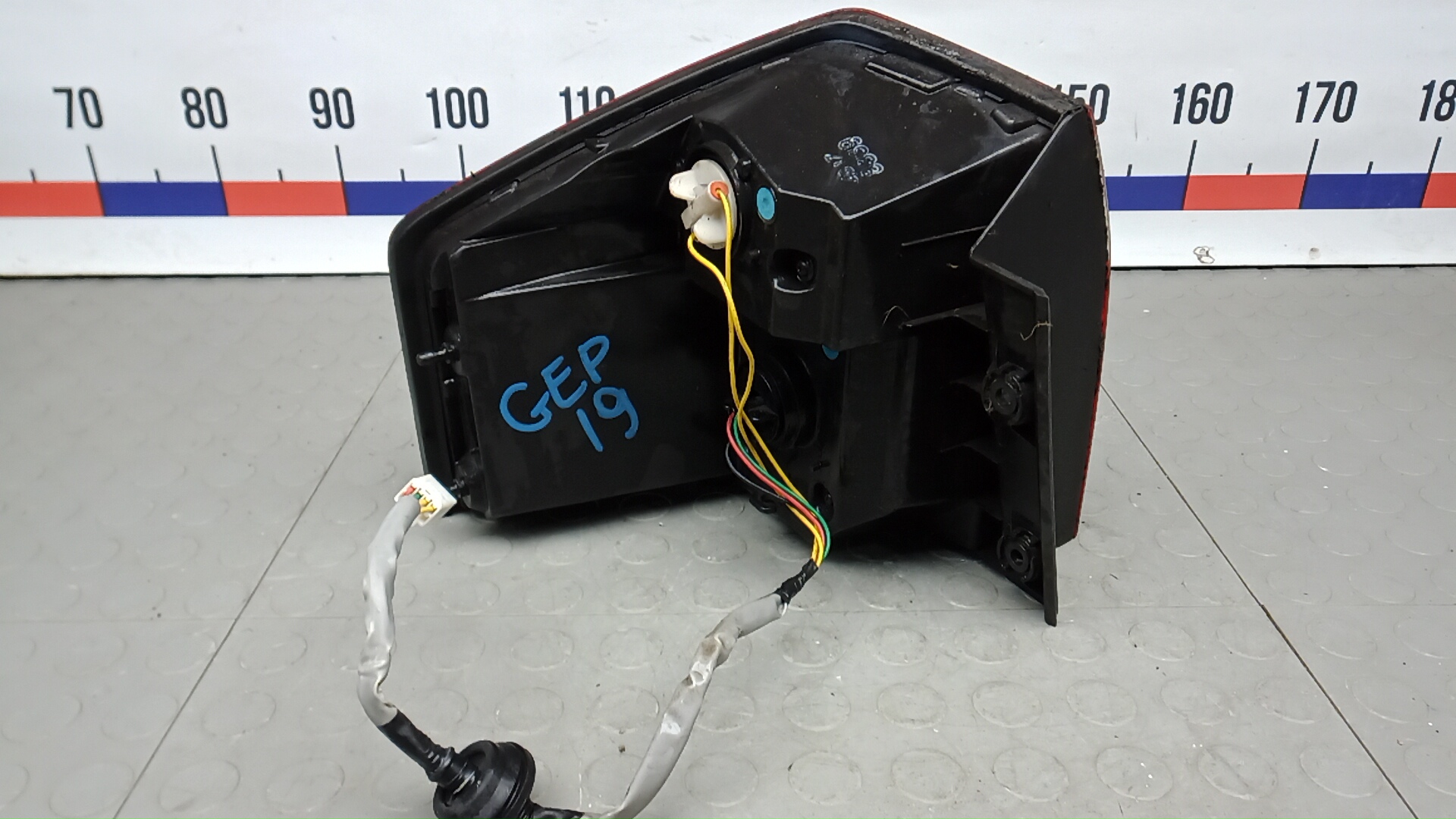 Фонарь задний правый