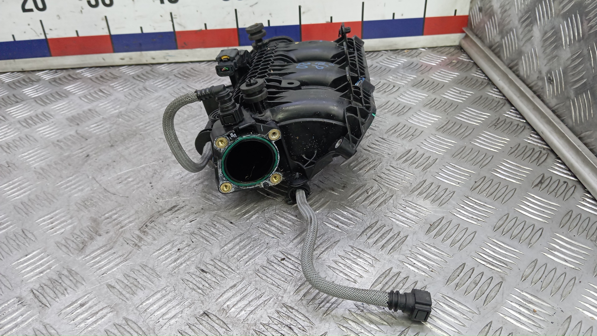 Коллектор впускной