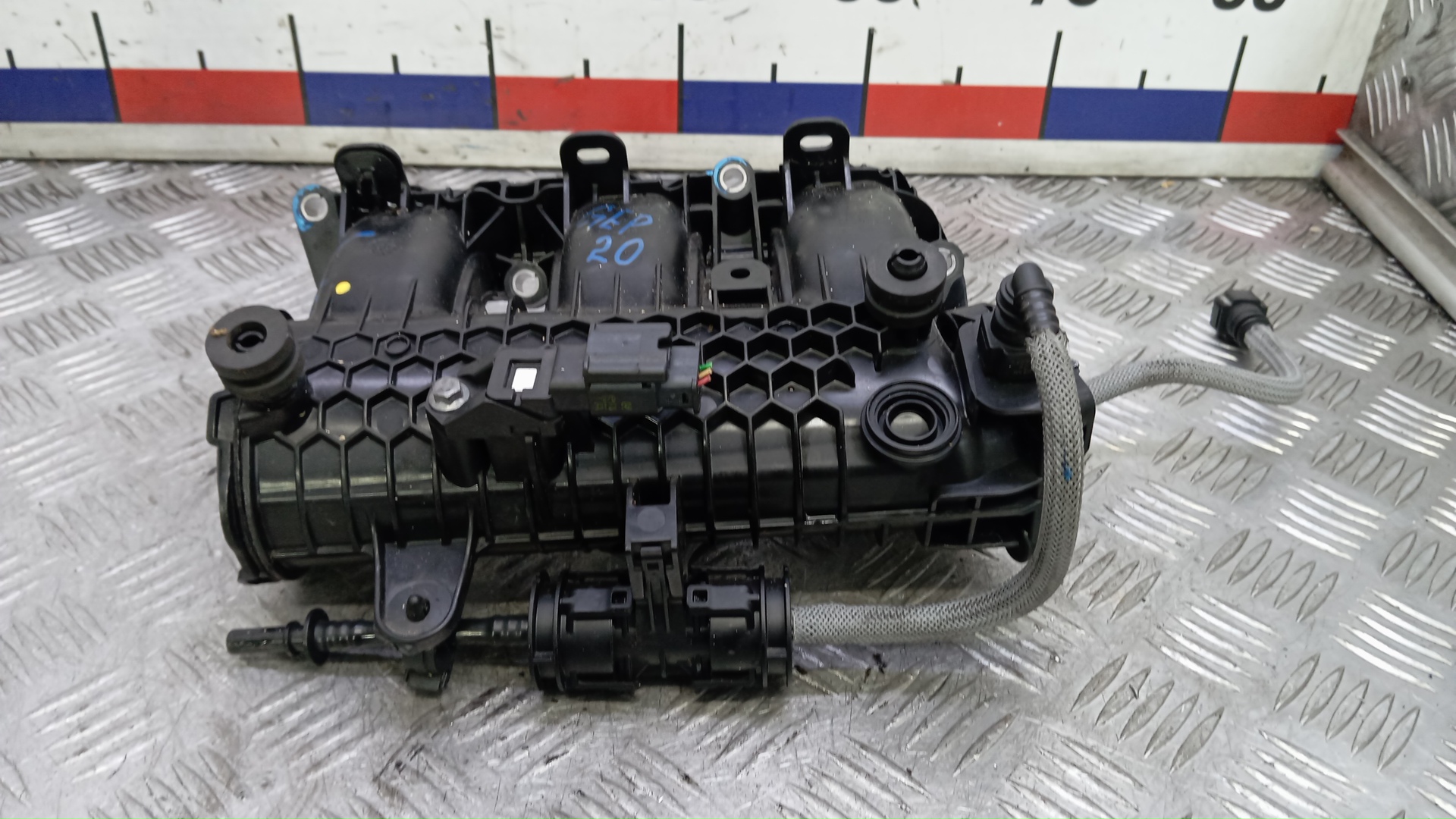 Коллектор впускной