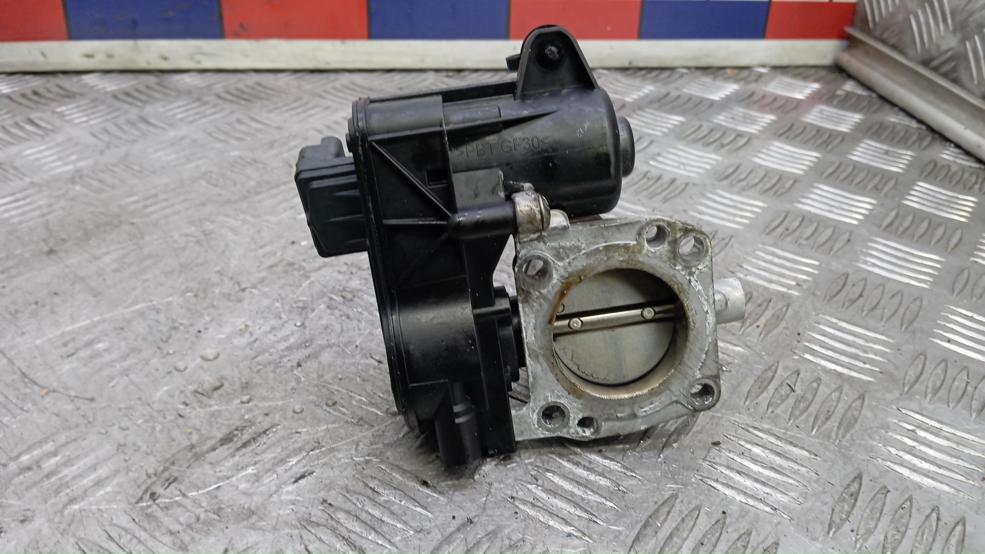 Заслонка дроссельная электрическая