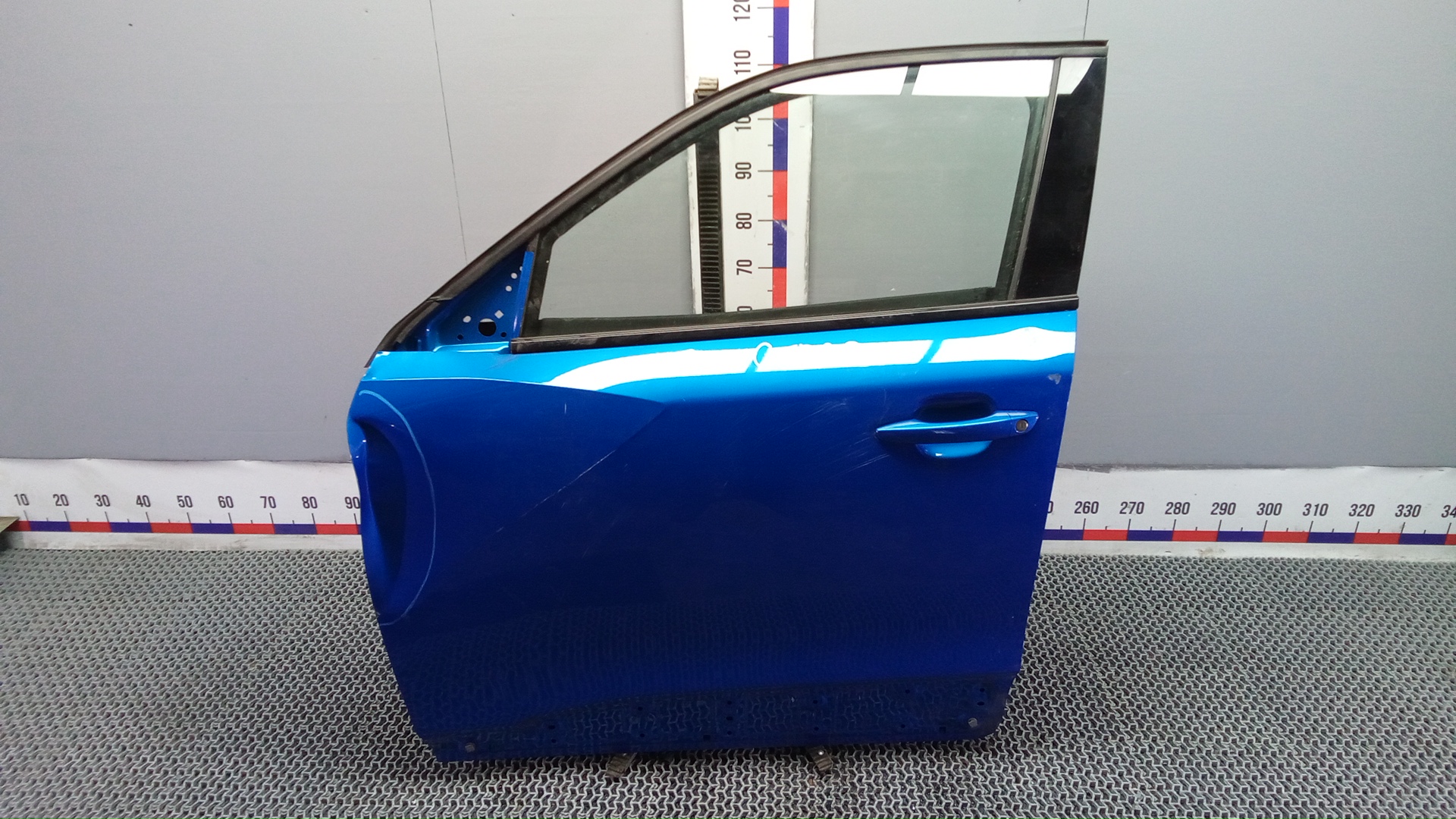 Дверь передняя левая