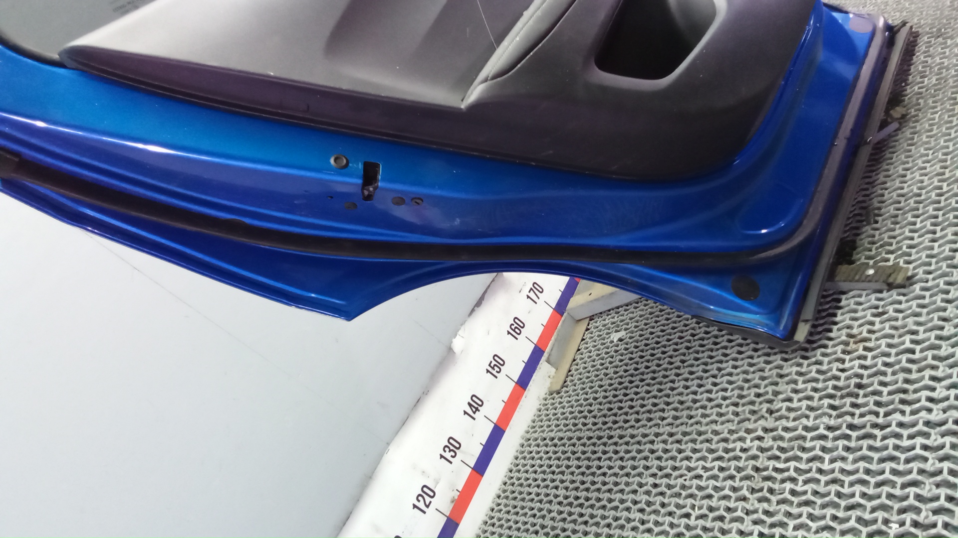 Дверь задняя левая