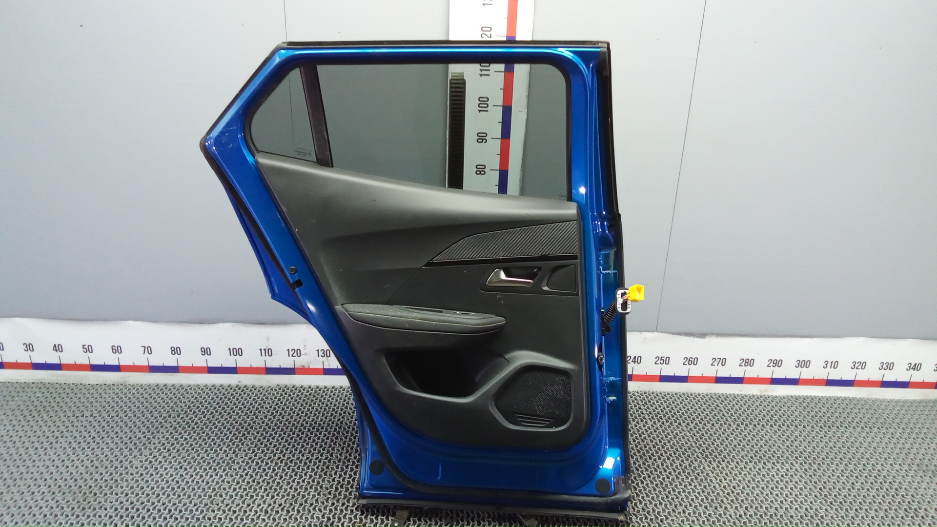 Дверь задняя левая