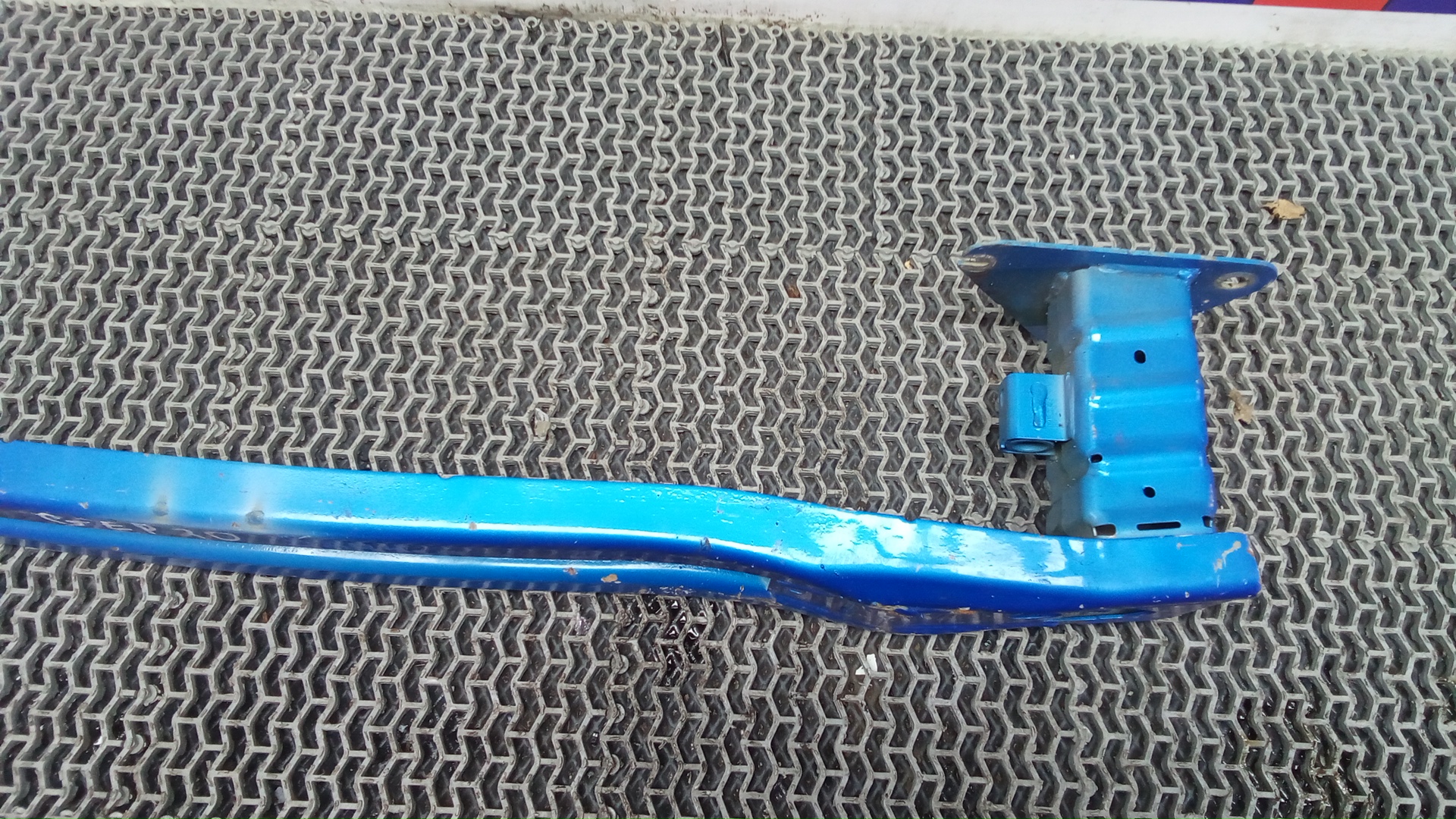 Усилитель заднего бампера