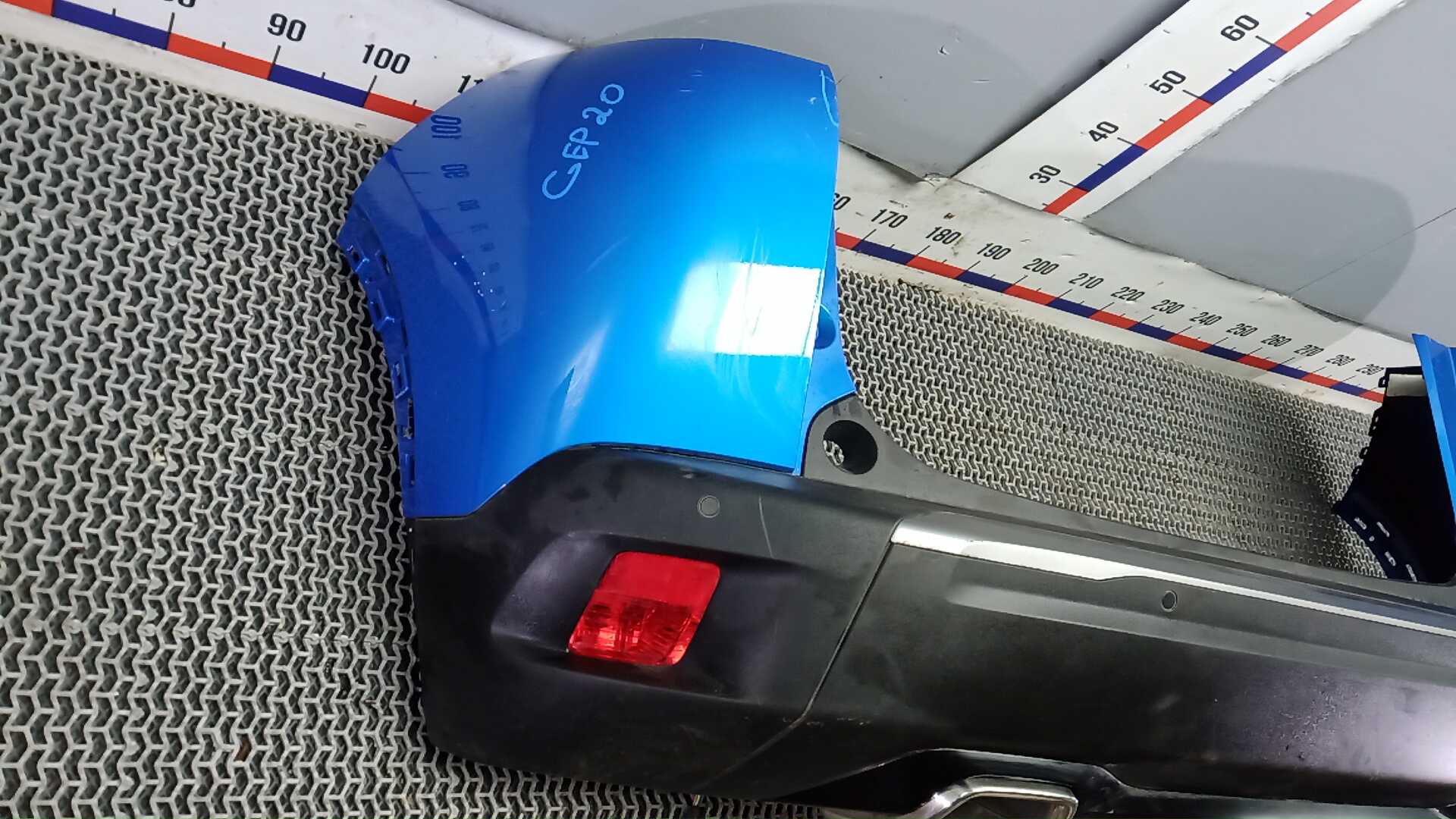 Бампер задний