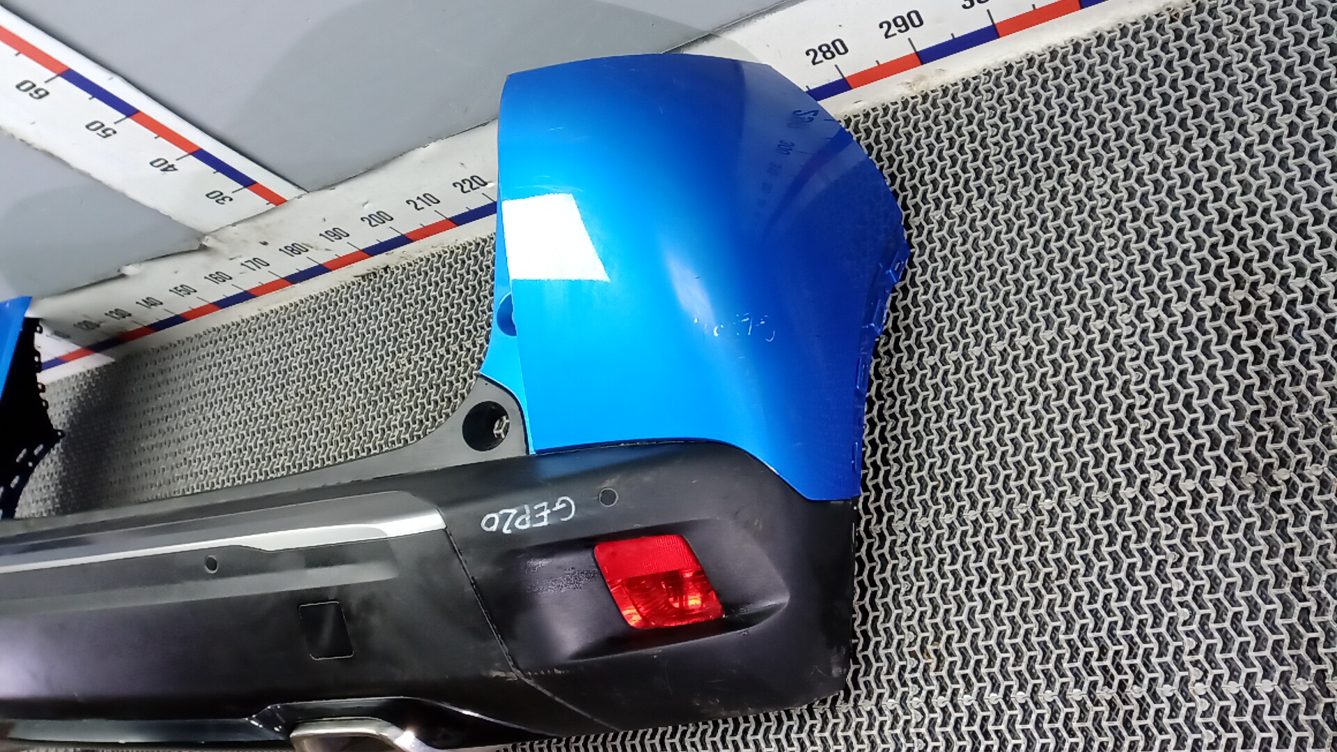 Бампер задний